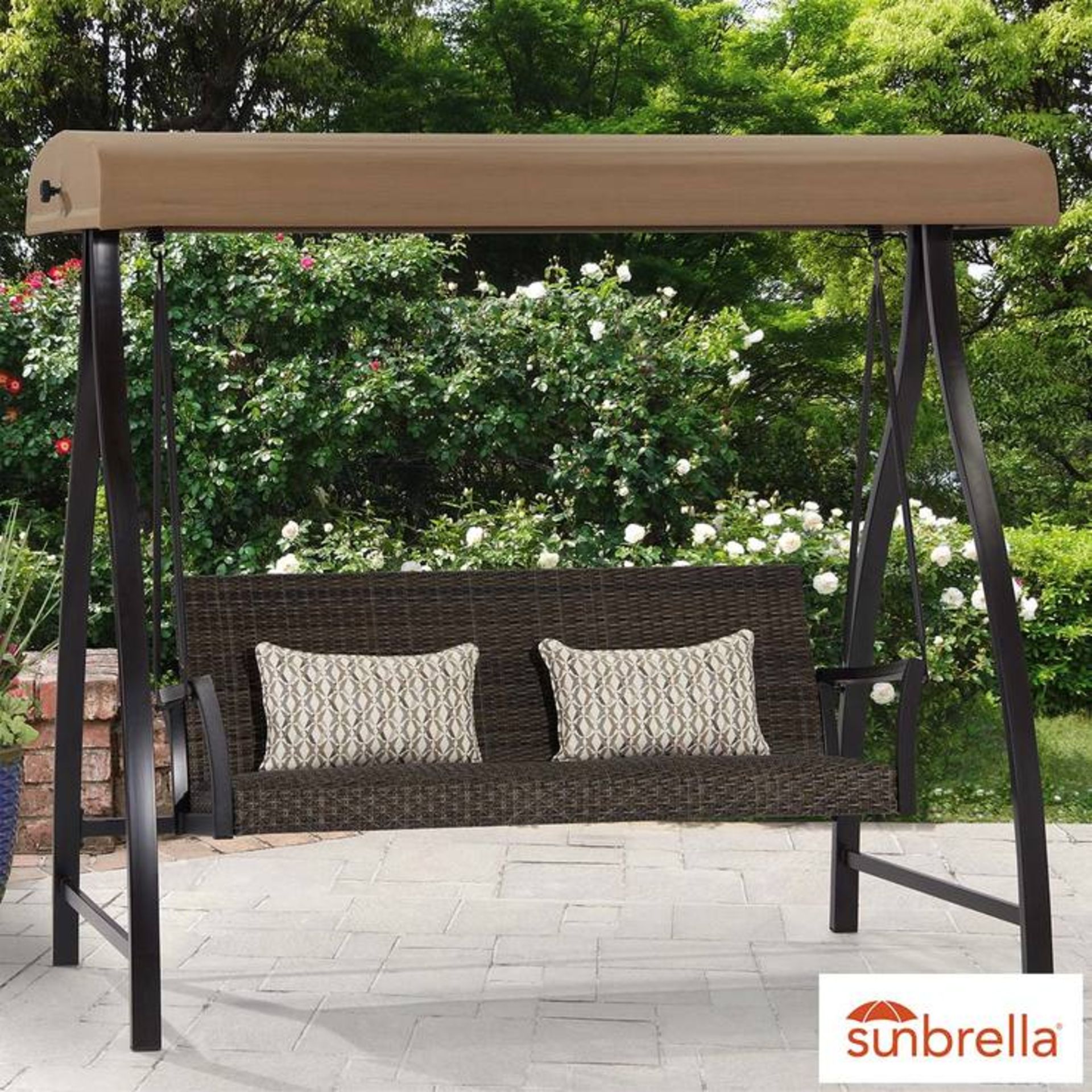 1 AGIO SPRINGDALE PATIO WOVEN SWING WITH ACCENT PILLOWS H 190 X W 124 X D 206 CM RRP Â£599 (