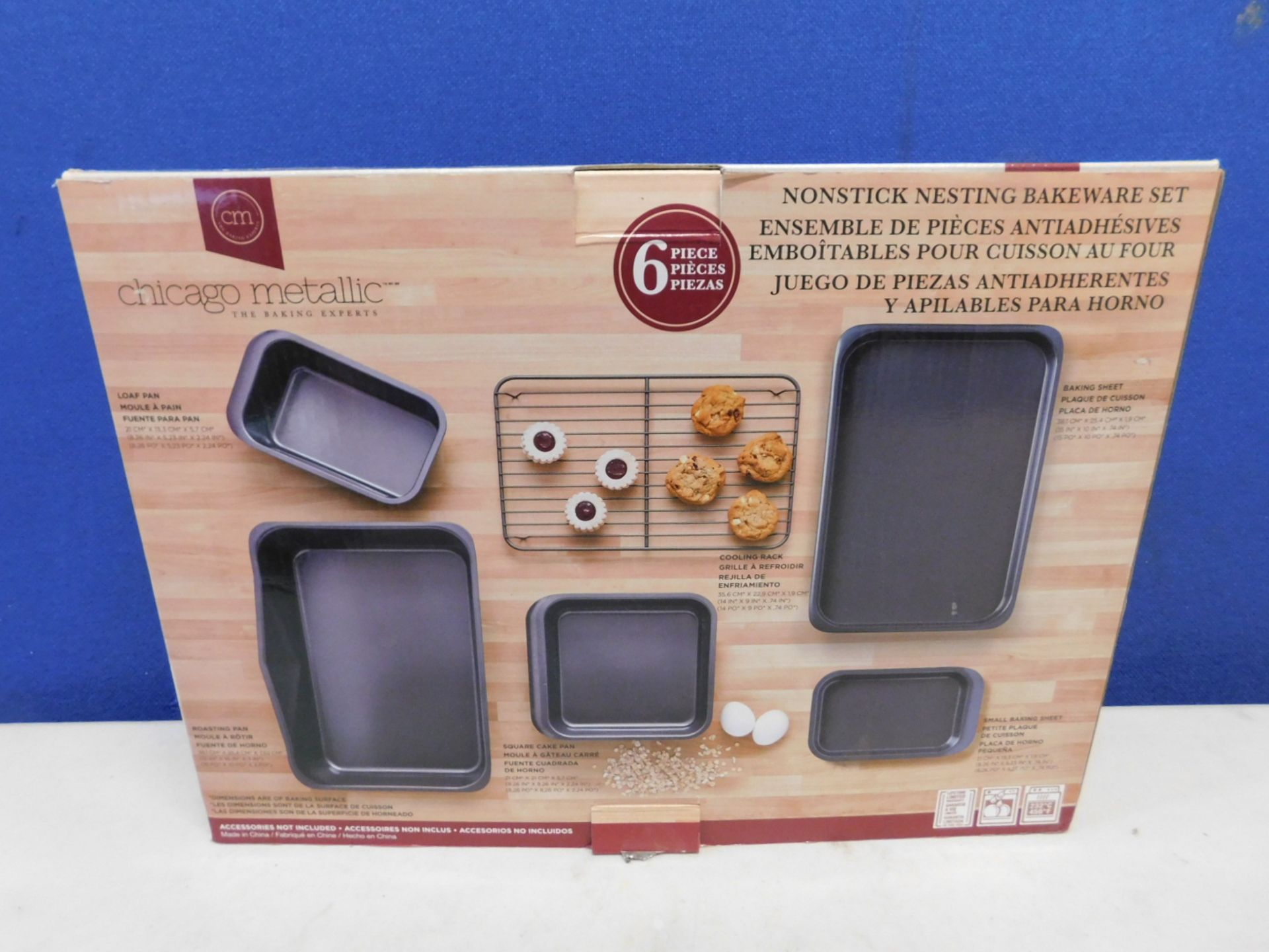 1 BOXED CHICAGO METALLIC 6-PIECE PROFESSIONAL BAKING & ROASTING TRAYS RRP Â£39.99