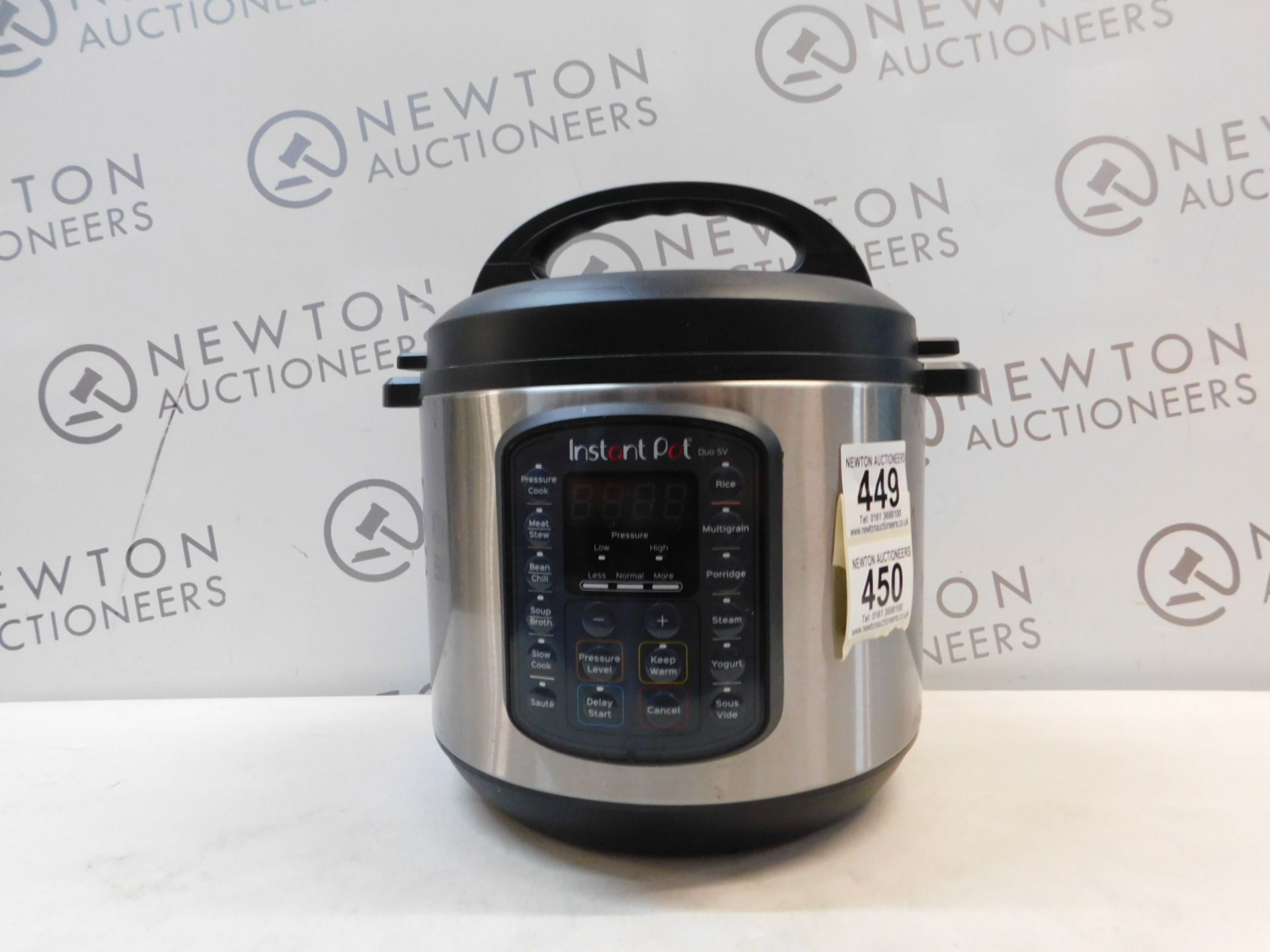 1 INSTANT POT DUO SV 9 IN 1 ELECTRIC PRESSURE COOKER 5.7L RRP Â£115 (POWERS ON)