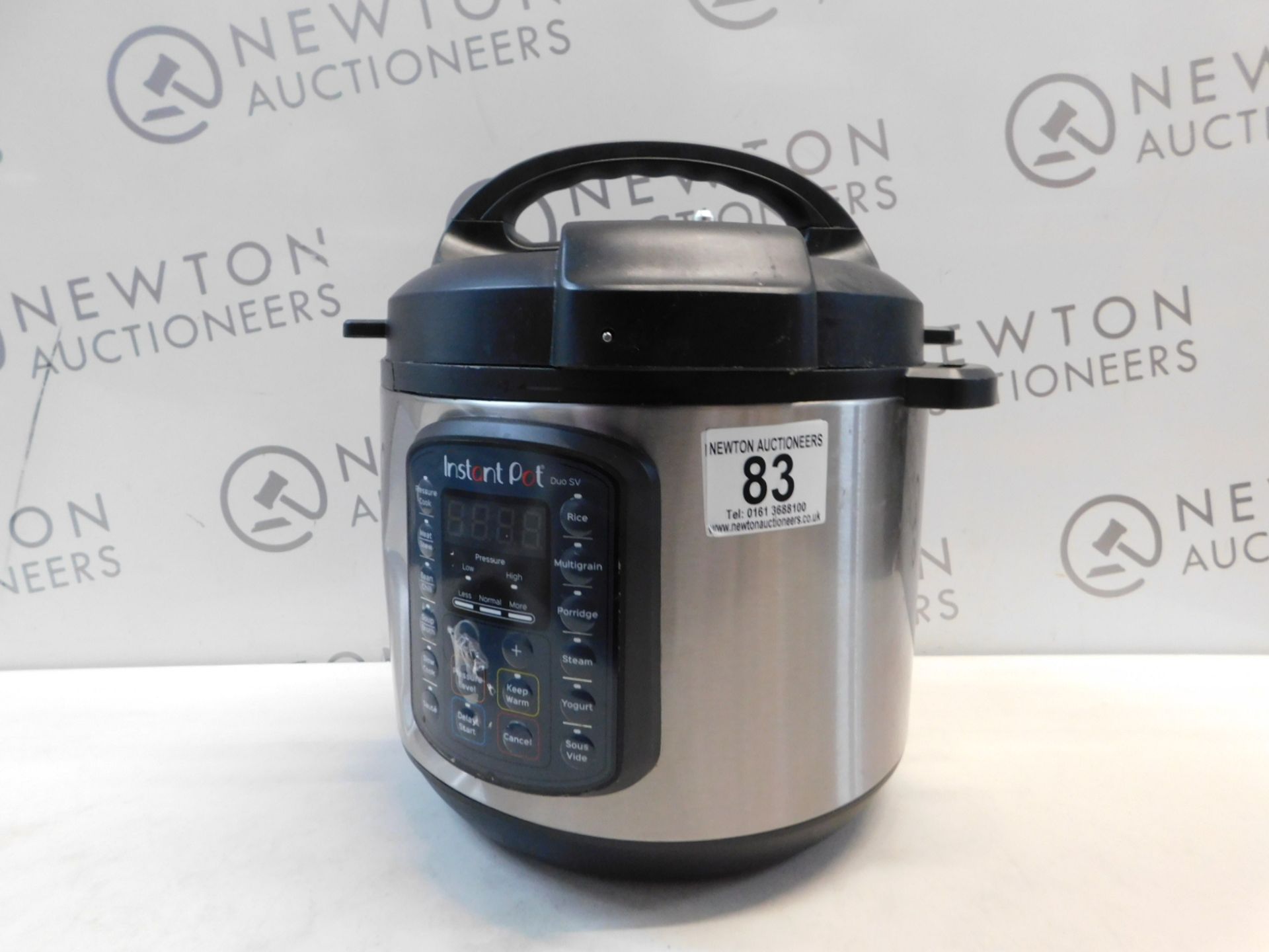 1 INSTANT POT DUO SV 9 IN 1 ELECTRIC PRESSURE COOKER 5.7L RRP Â£115 (POWERS ON, DENTED)