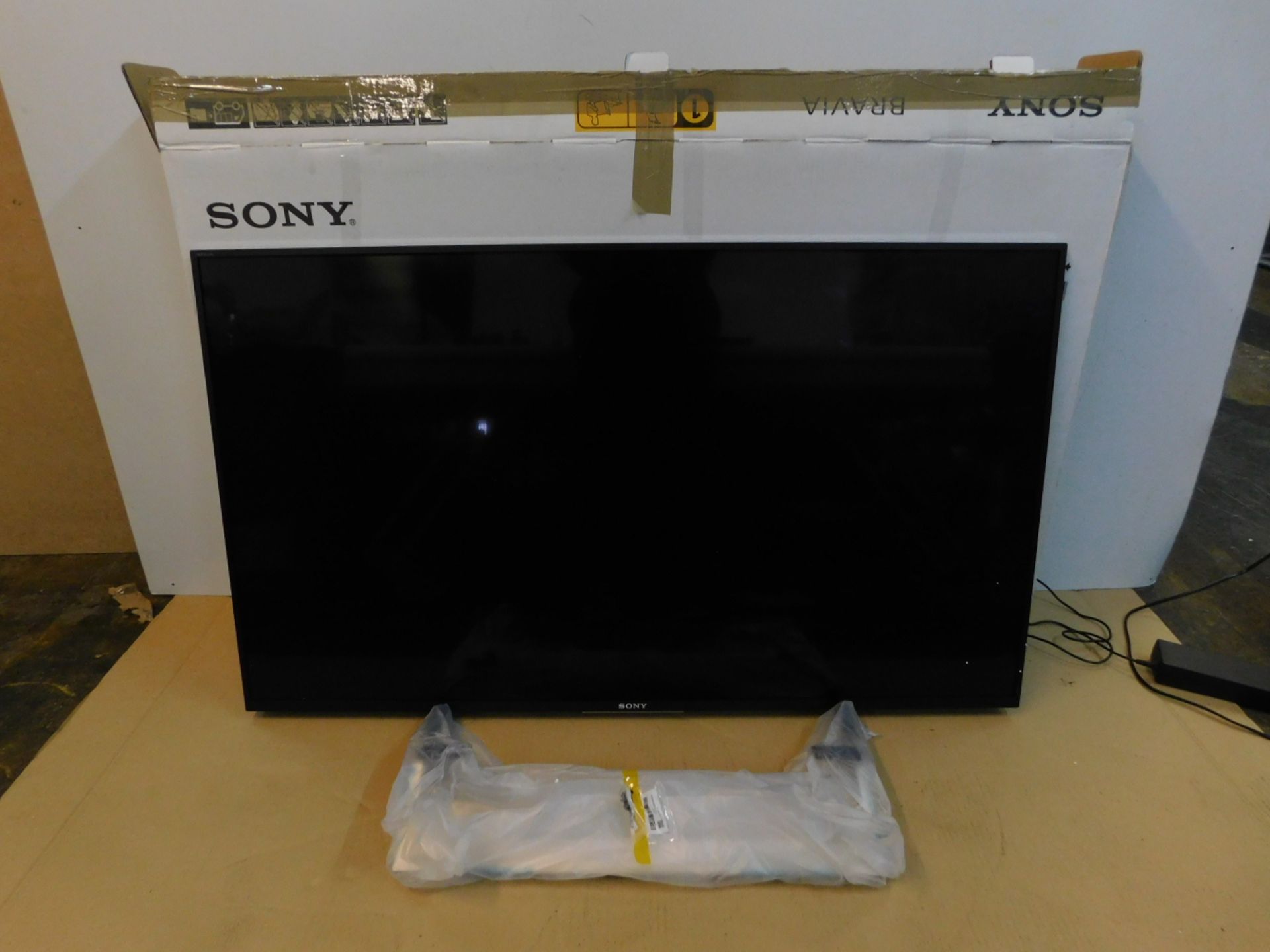 1 BOXED SONY BRAVIA 49" KD-49XF8096 4K ULTRA HD HDR SMART TV WITH STAND RRP Â£499 (DOESN'T POWER ON,