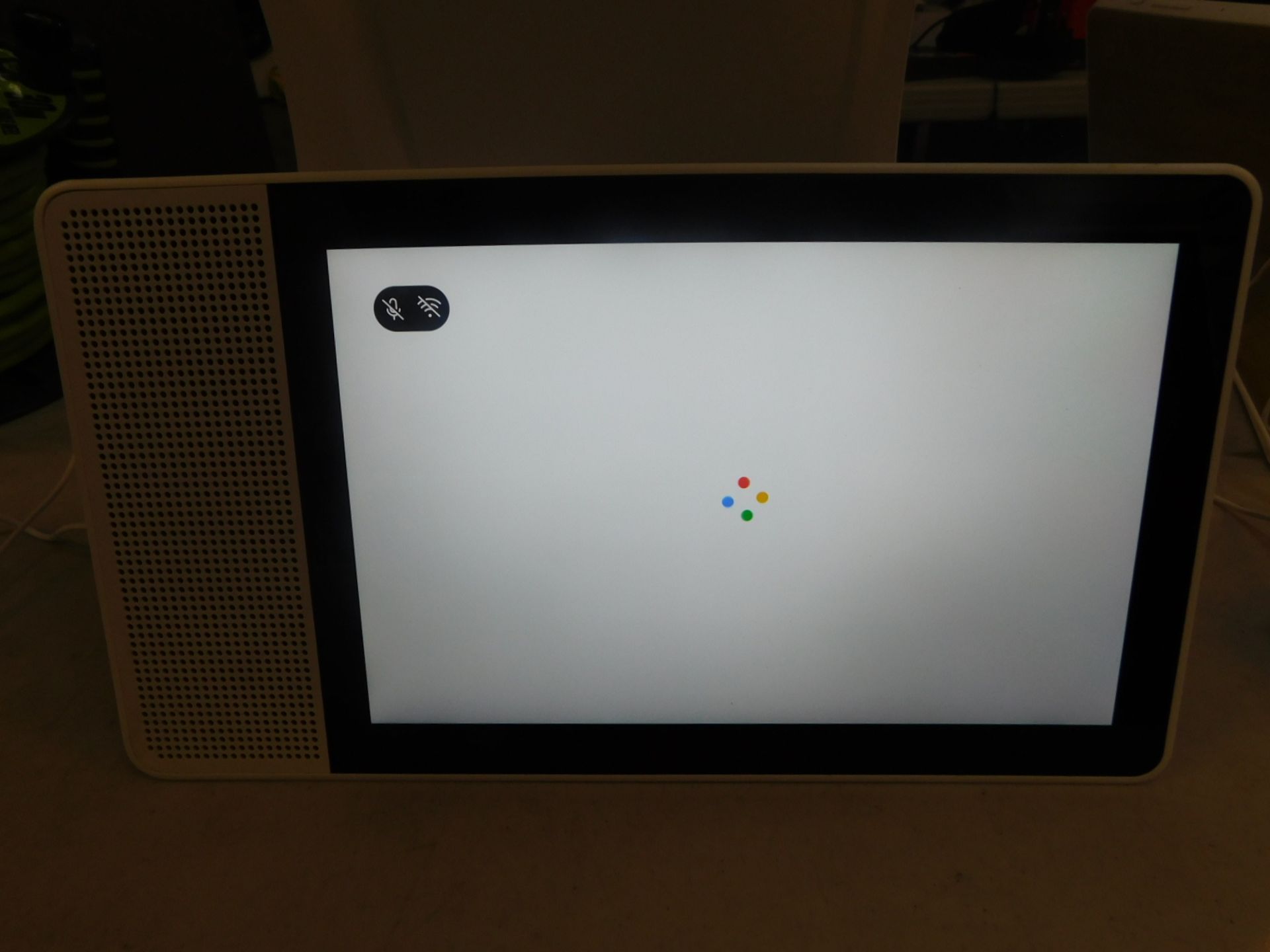 1 LENOVO SMART DISPLAY WITH GOOGLE ASSISTANT RRP Â£229.99