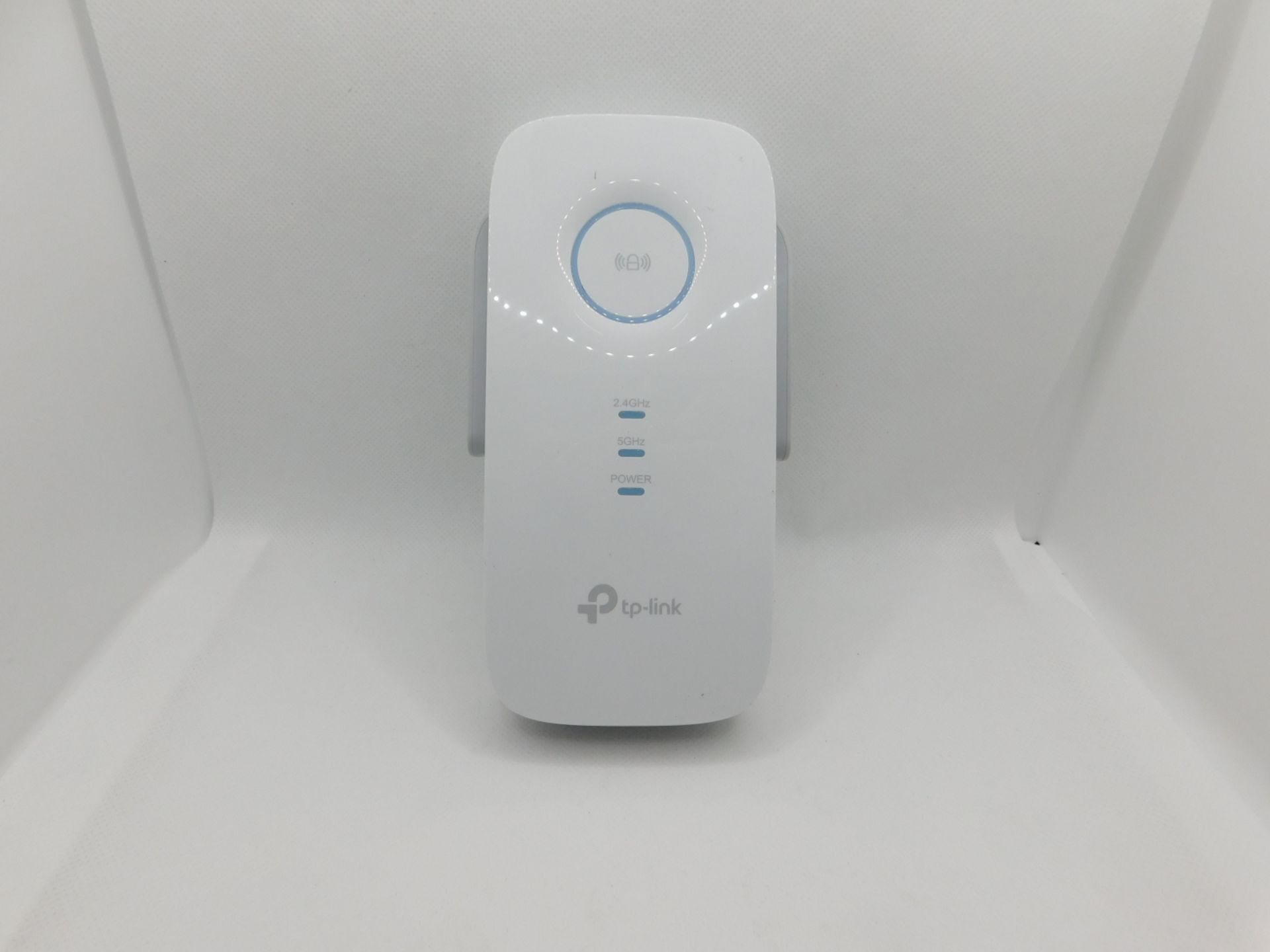 1 TP-LINK AC1750 WI-FI RANGE EXTENDER UPTO 12.000 SQ FT RRP Â£79.99