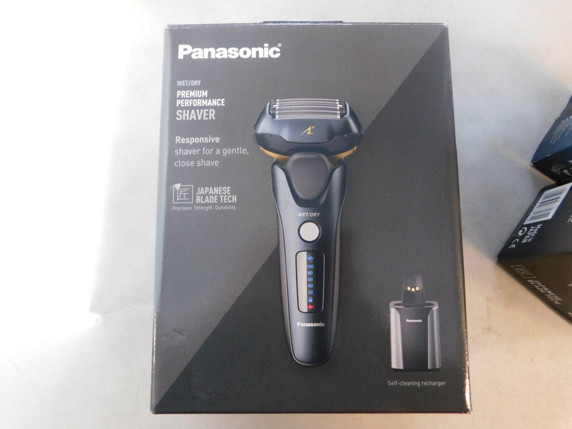 1 BOXED PANASONIC WET/DRY RECHARGEABLE SHAVER MODEL ES-LV97 Â£199