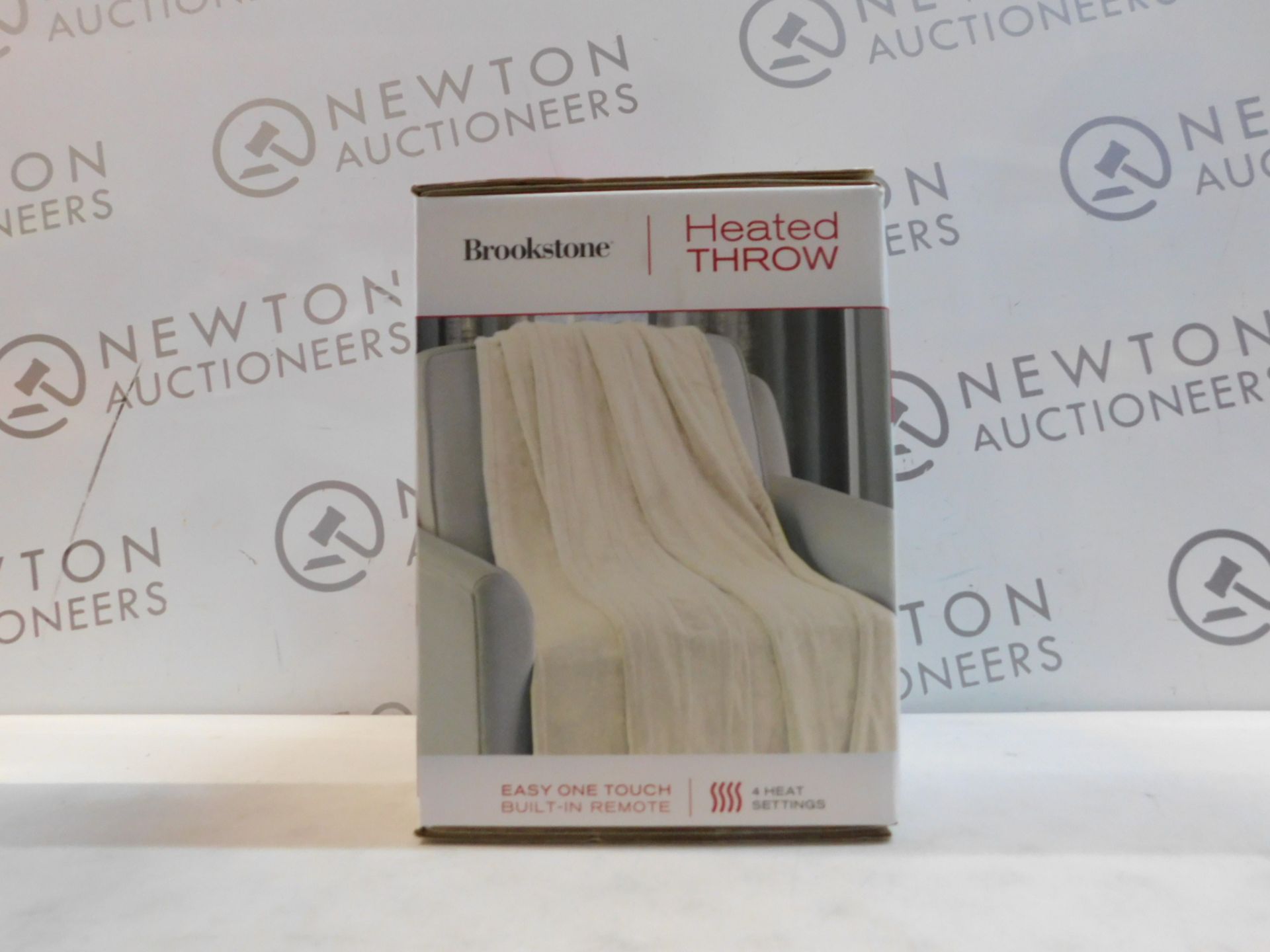 1 BOXED BROOKSTONE HEATED THROW 127 X 152 CM RRP Â£44.99