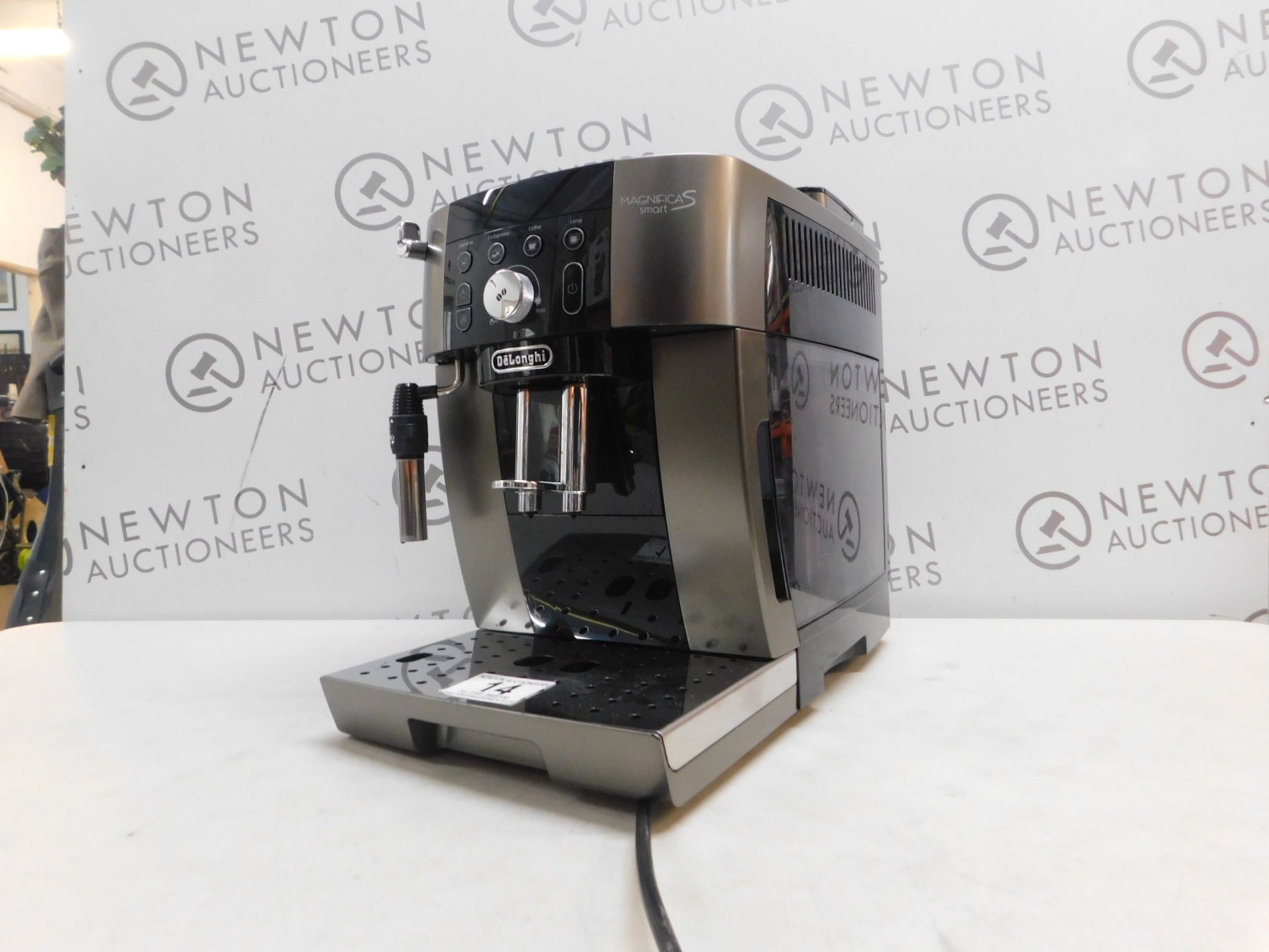 1 DELONGHI MAGNIFICA ECAM250.33.TB SMART BEAN TO CUP COFFEE MACHINE RRP Â£449