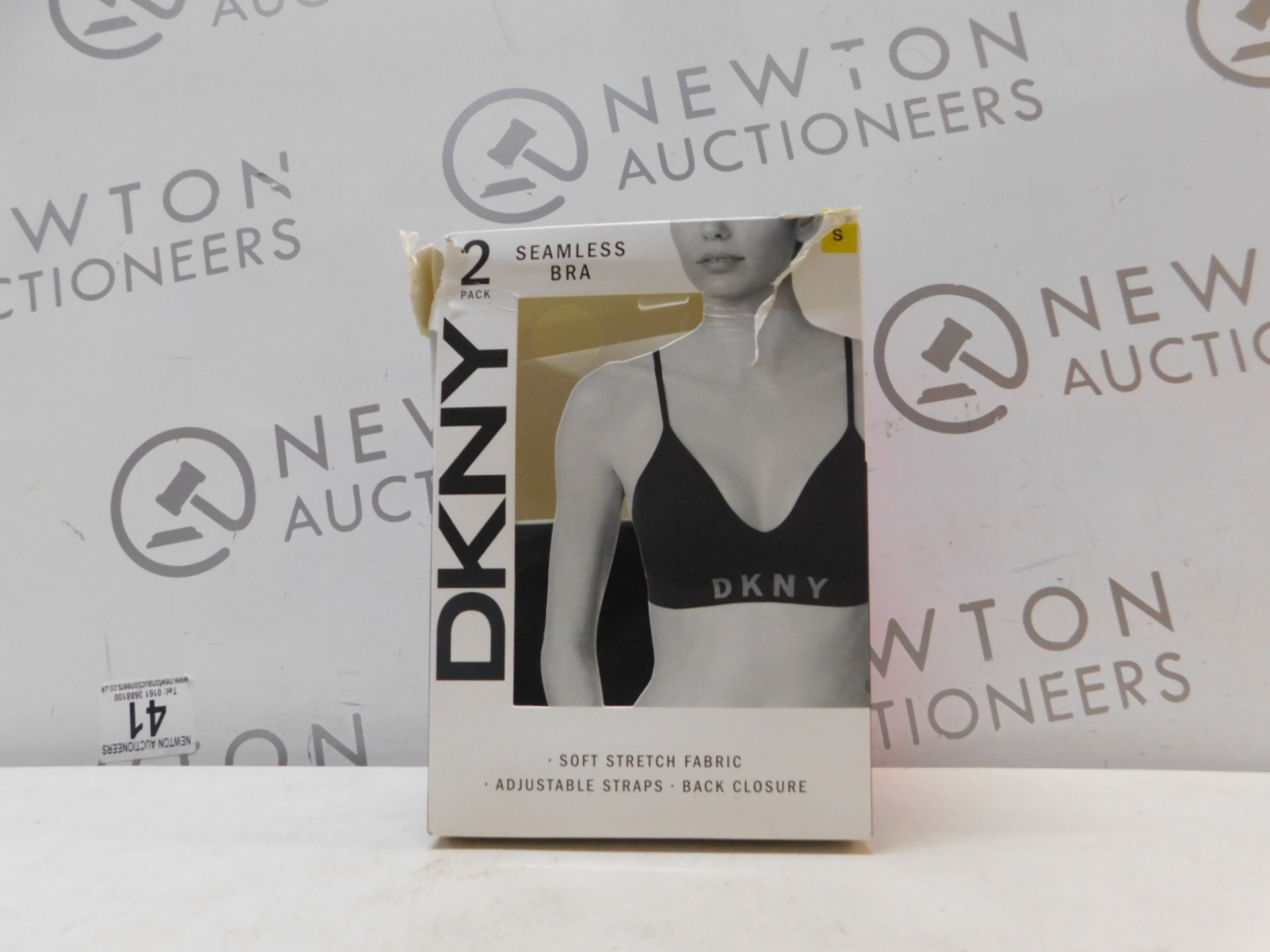 1 BOXED DKNY SEAMLESS BRA SIZE LARGE RRP Â£49.99 (1 IN THE BOX)