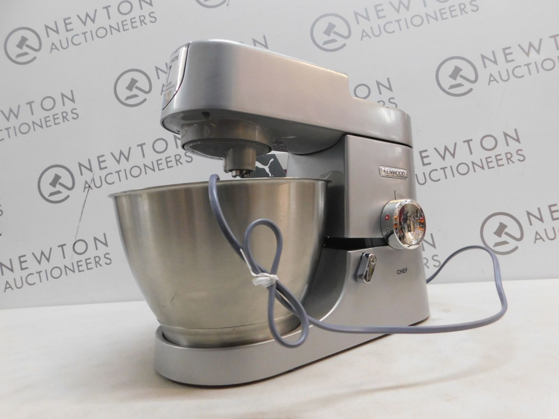 1 KENWOOD 1000W CHEF KITCHEN MACHINE KVC30 RRP Â£349