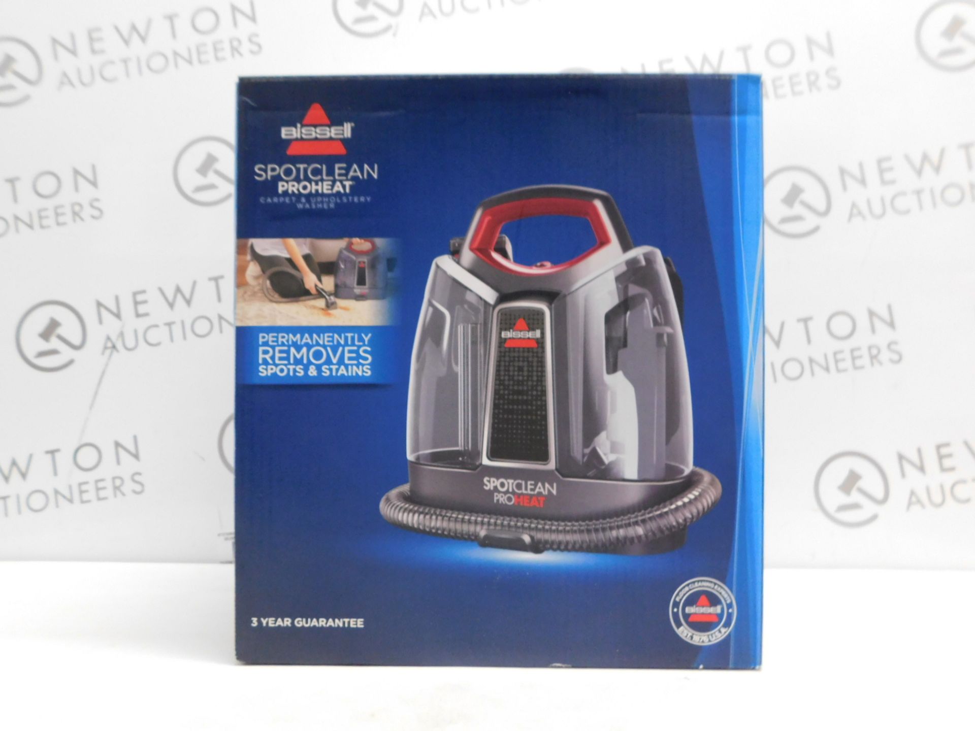 1 BOXED BISSELL SPOTCLEAN PROHEAT PORTABLE SPOT AND STAIN CARPET CLEANER RRP Â£199 (POWERS ON)