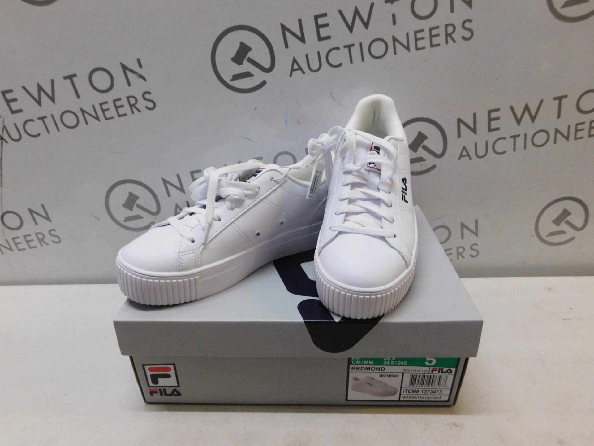 1 BOXED PAIR OF WOMENS FILA REDMOND TRAINERS UK SIZE 8 RRP Â£39