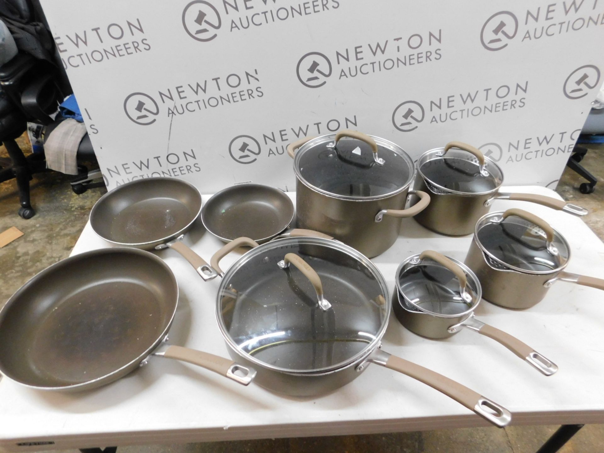 1 CIRCULON PREMIER PROFESSIONAL 13(APPROX)PIECE HARD ANODISED PAN SET RRP Â£229.99 (HEAVILY USED)