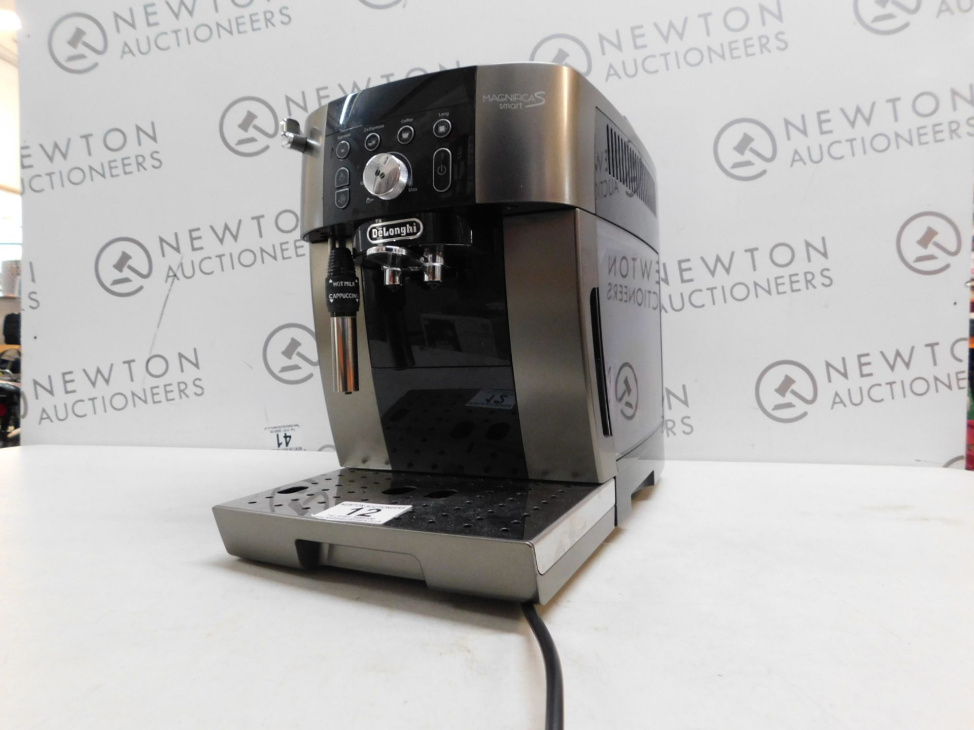 1 DELONGHI MAGNIFICA ECAM250.33.TB SMART BEAN TO CUP COFFEE MACHINE RRP Â£449