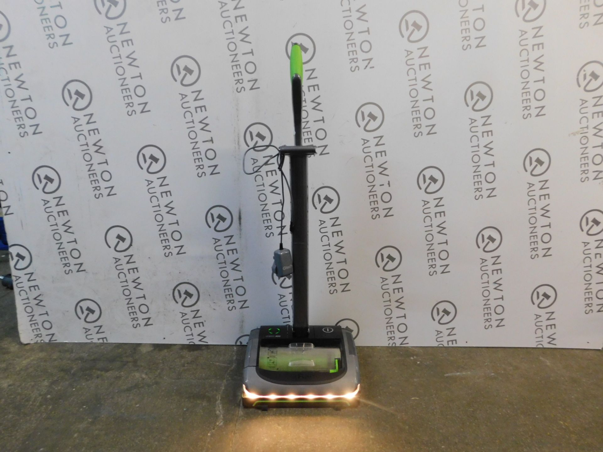 1 GTECH AIR RAM AR29 CORDLESS VACUUM CLEANER WITH CHARGER RRP Â£249