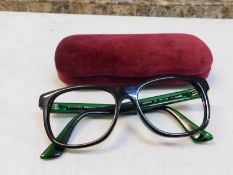 1 BOXED PAIR OF GUCCI GLASSES FRAME GG00040A RRP Â£199