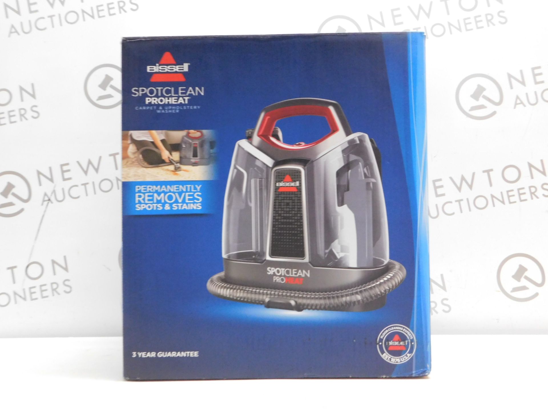 1 BOXED BISSELL SPOTCLEAN PROHEAT PORTABLE SPOT AND STAIN CARPET CLEANER RRP Â£199 (POWERS ON)