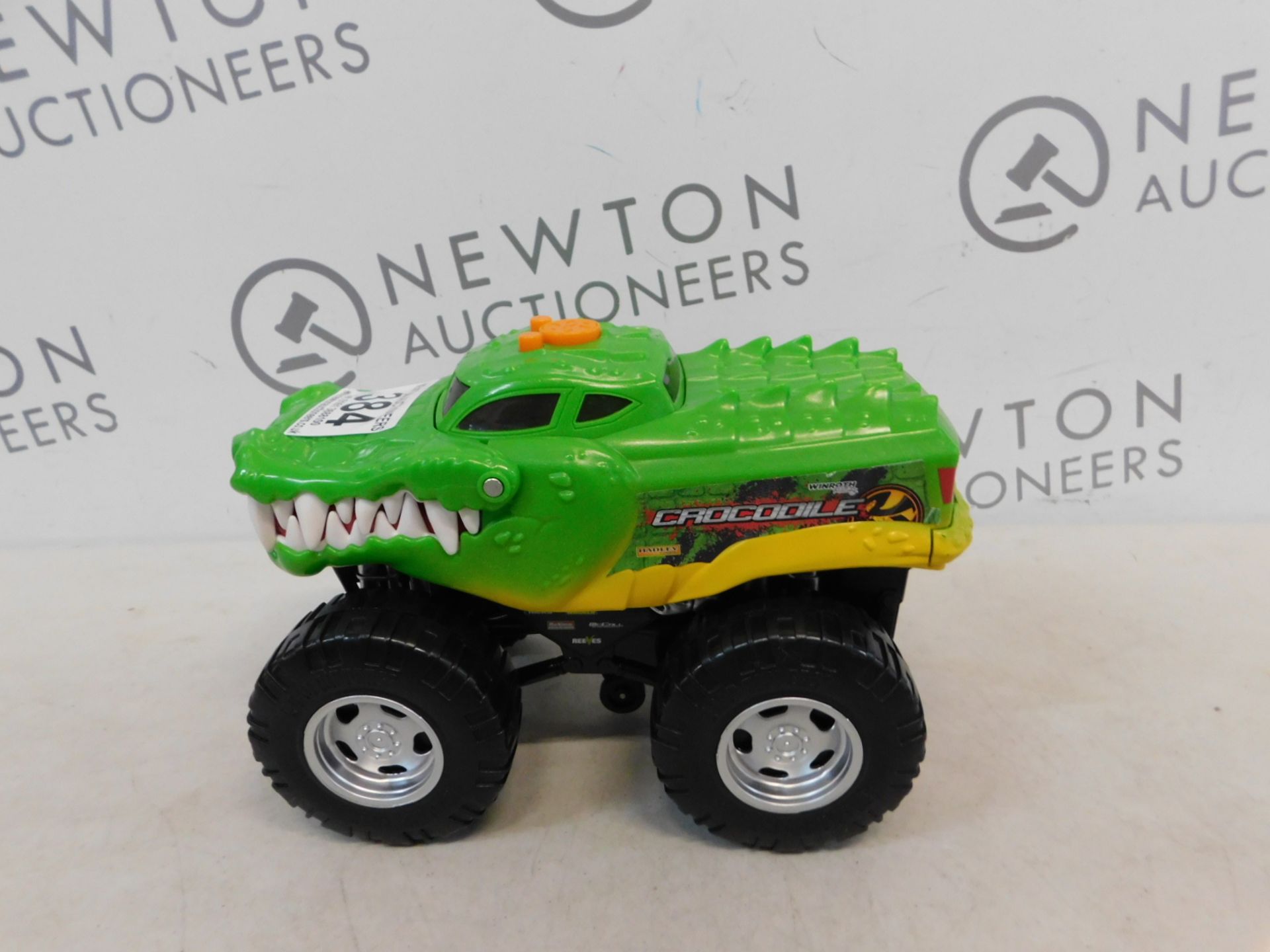 1 ROAD RIPPERS WHEELIE MONSTERS CROCODILE TRUCK AND POLICE CAR RRP Â£19