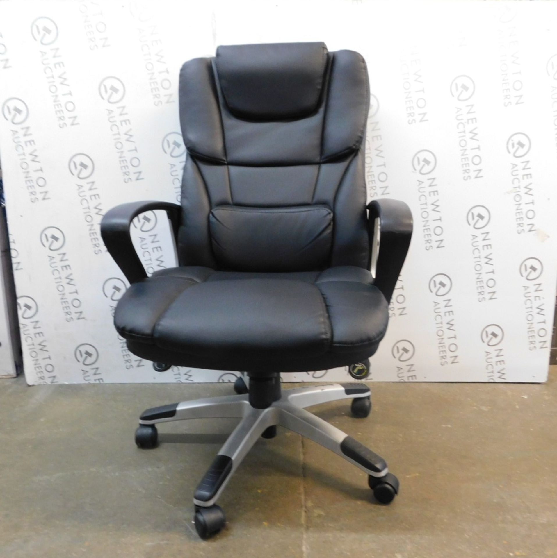 1 PALERMO LEATHER FACED EXECUTIVE CHAIR IN BLACK RRP Â£149