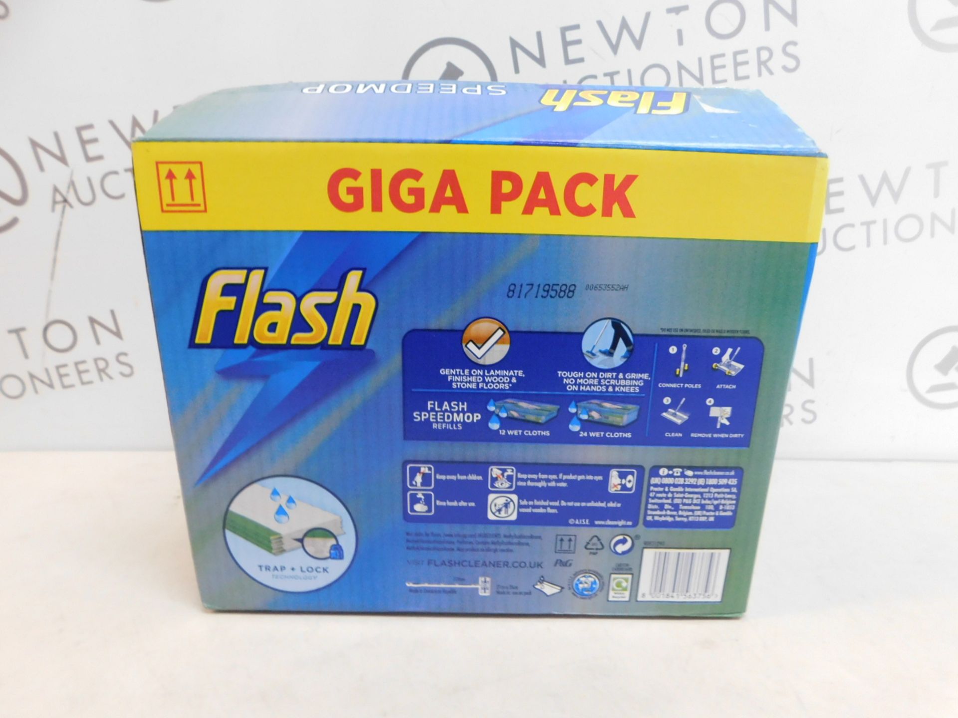 1 BOXED FLASH SPEEDMOP GIGA PACK WITH WET MOPPING CLOTHS RRP Â£44.99