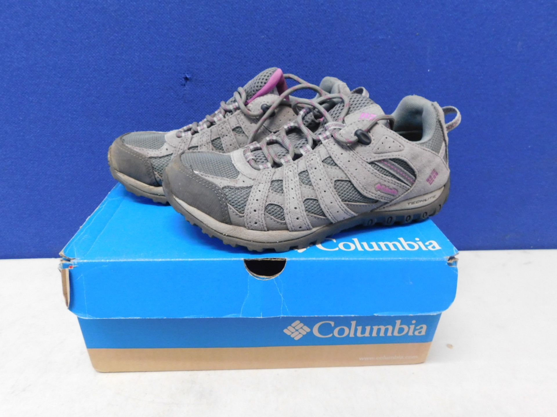 1 BOXED PAIR OF WOMENS COLUMBIA REDCREST WATERPROOF SHOES UK SIZE 5 RRP Â£79
