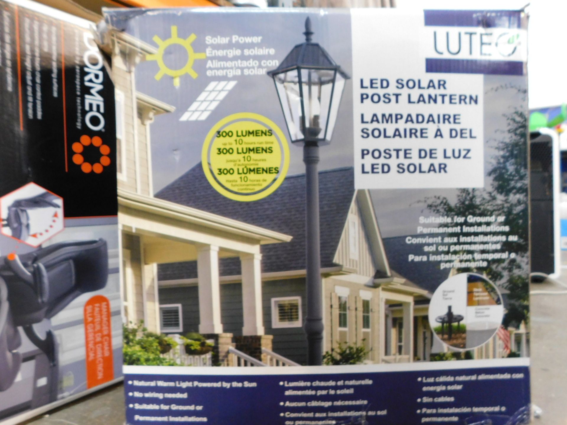 1 BOXED LUTEC 300 LUMENS LED SOLAR POST LANTERN RRP Â£129.99