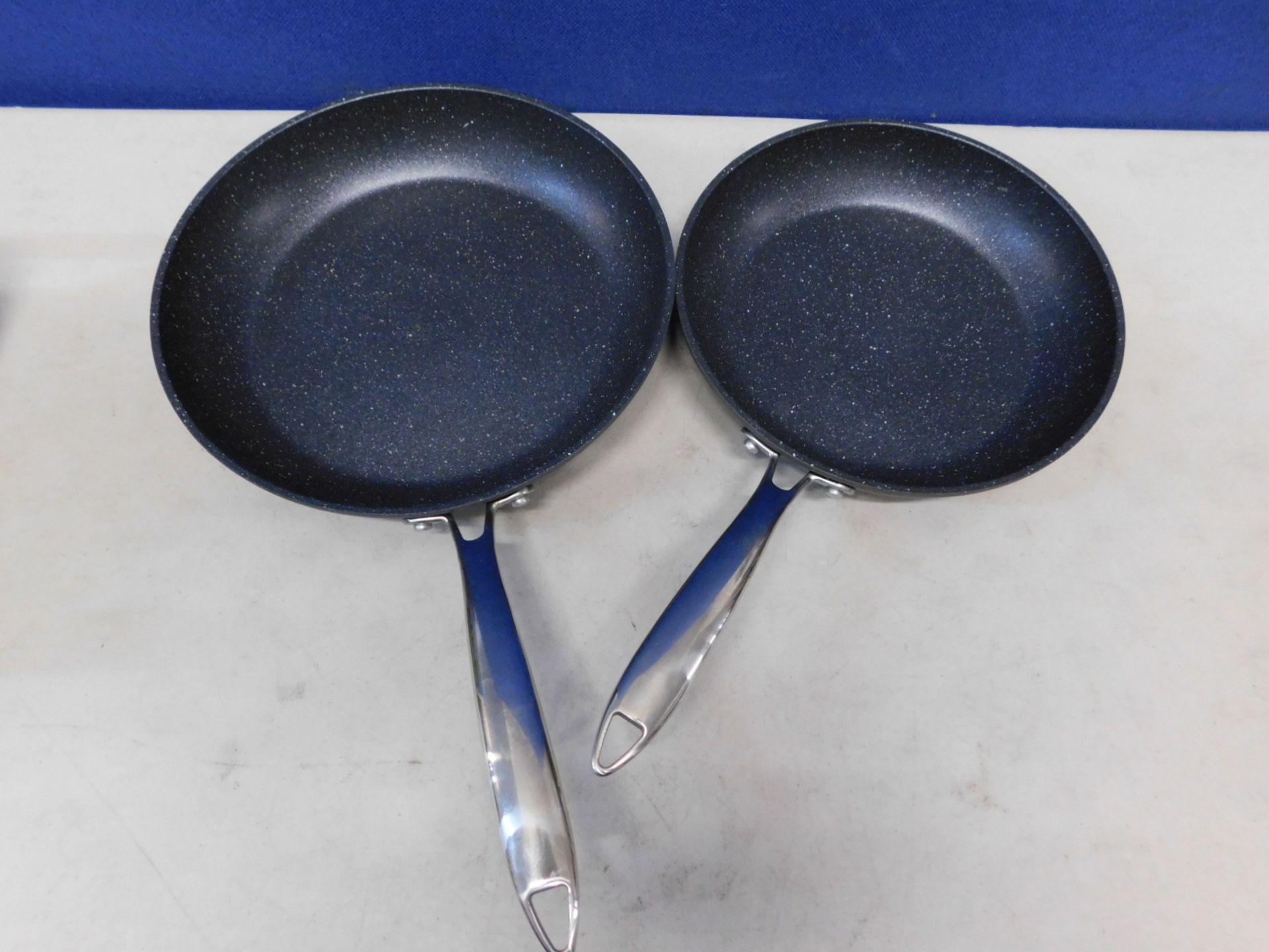 1 STARFRIT THE ROCK GRILL PAN & GRIDDLE SET RRP Â£64.99