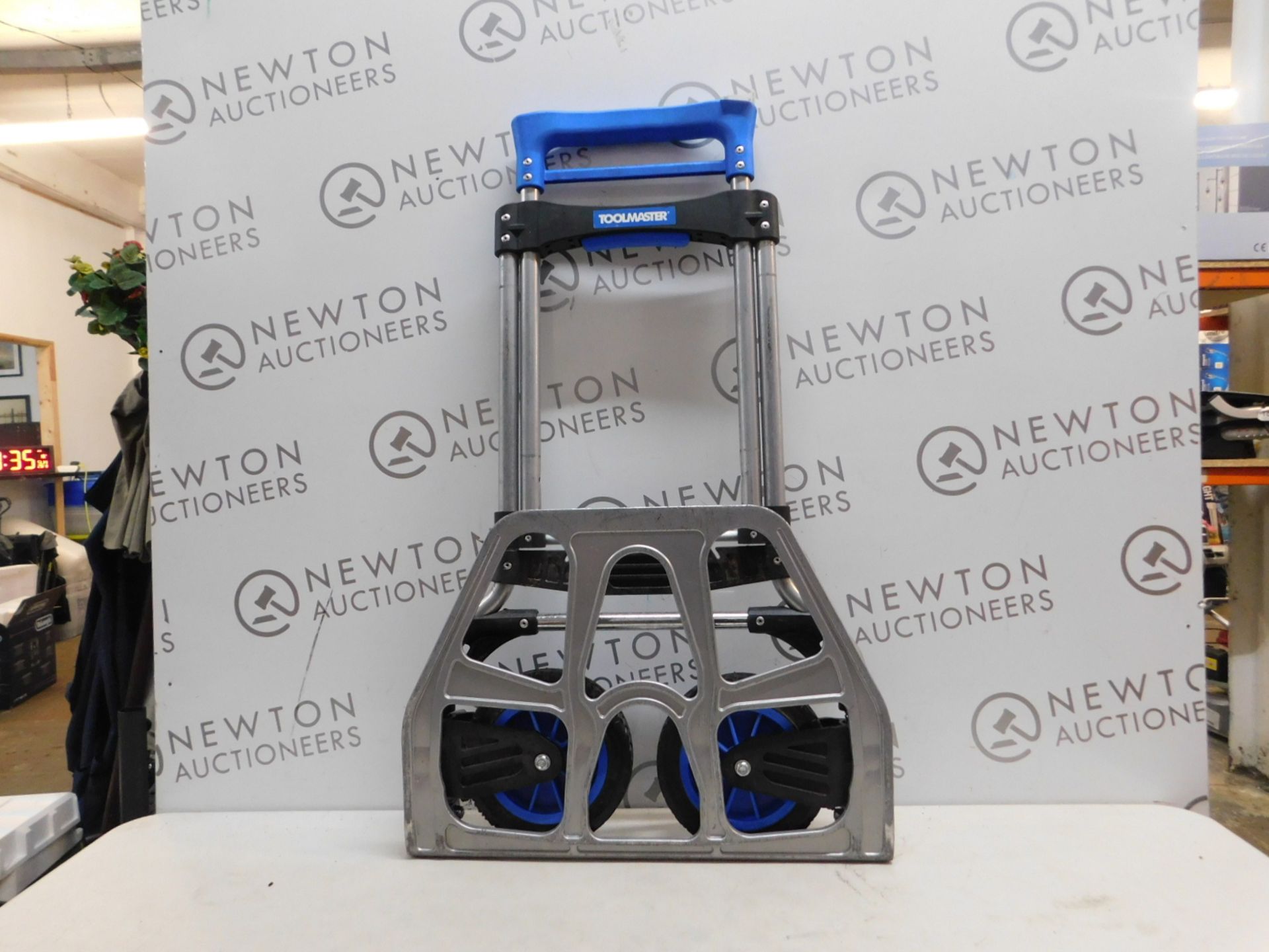 1 TOOLMASTER FOLDING HANDTRUCK RRP Â£49.99