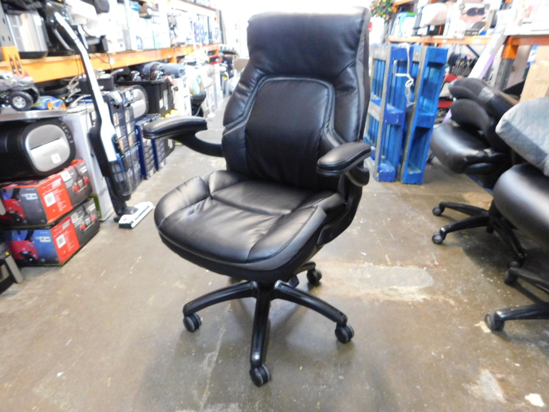 1 DORMEO BLACK BONDED LEATHER GAS LIFT MANAGERS CHAIR RRP Â£149.99