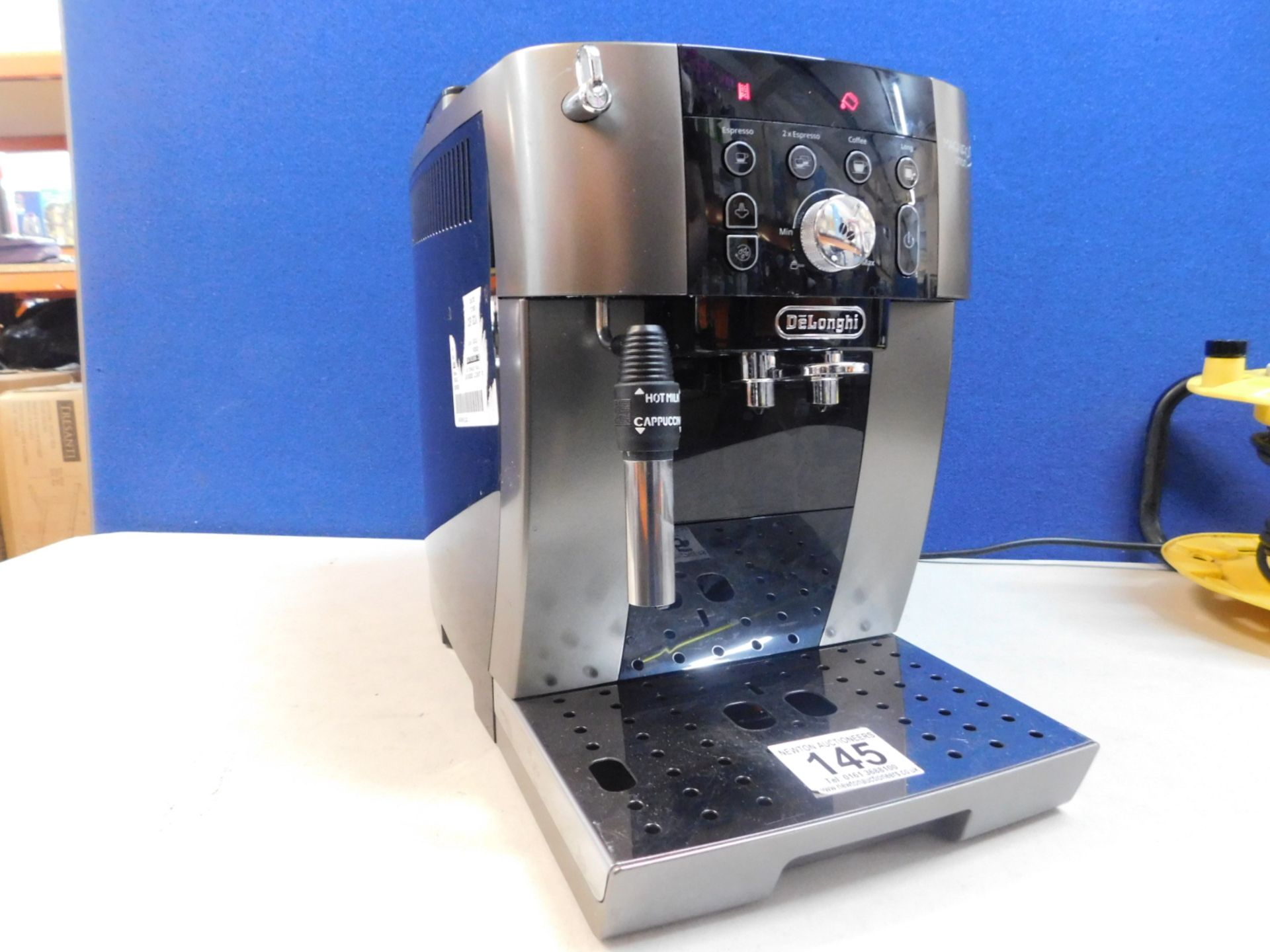 1 DELONGHI MAGNIFICA ECAM250.33.TB SMART BEAN TO CUP COFFEE MACHINE RRP Â£449