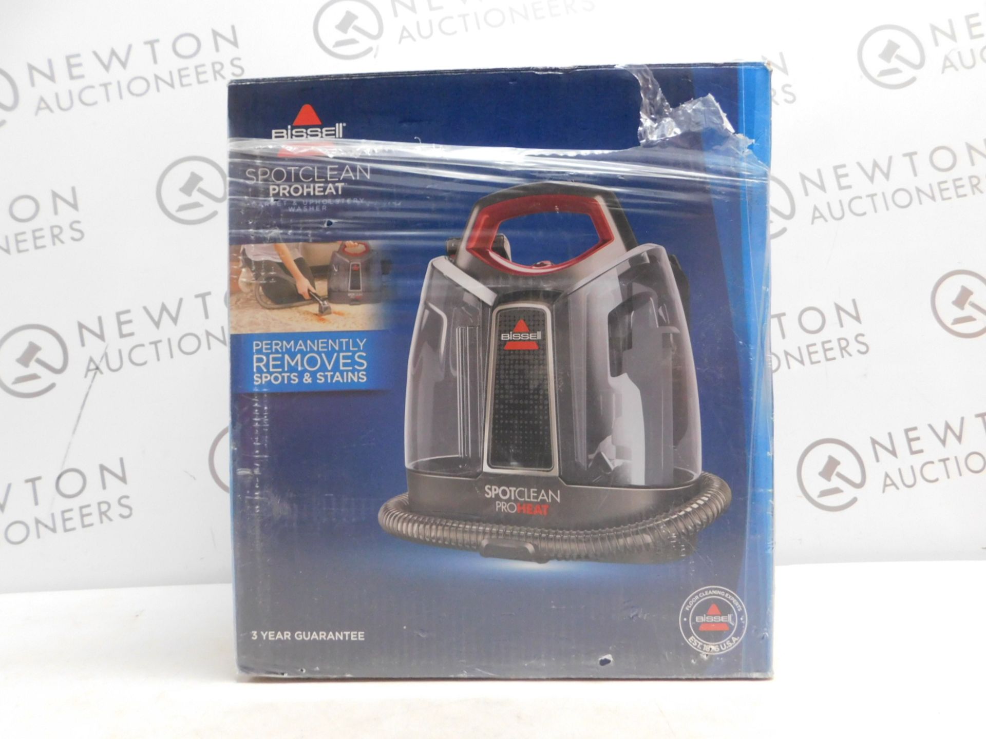 1 BOXED BISSELL SPOTCLEAN PROHEAT PORTABLE SPOT AND STAIN CARPET CLEANER RRP Â£199 (POWERS ON)