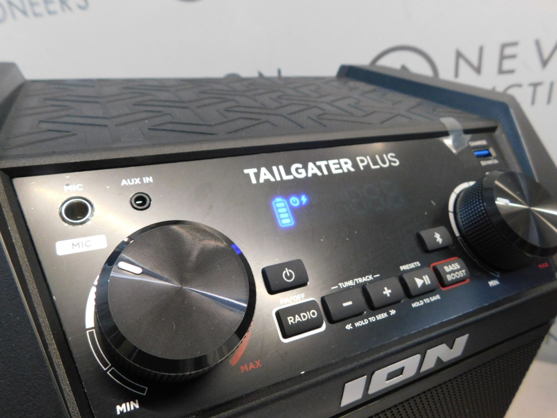 1 BOXED ION TAILGATER PLUS WIRELESS RECHARGEABLE PORTABLE SPEAKER SYSTEM RRP Â£129 - Image 4 of 4