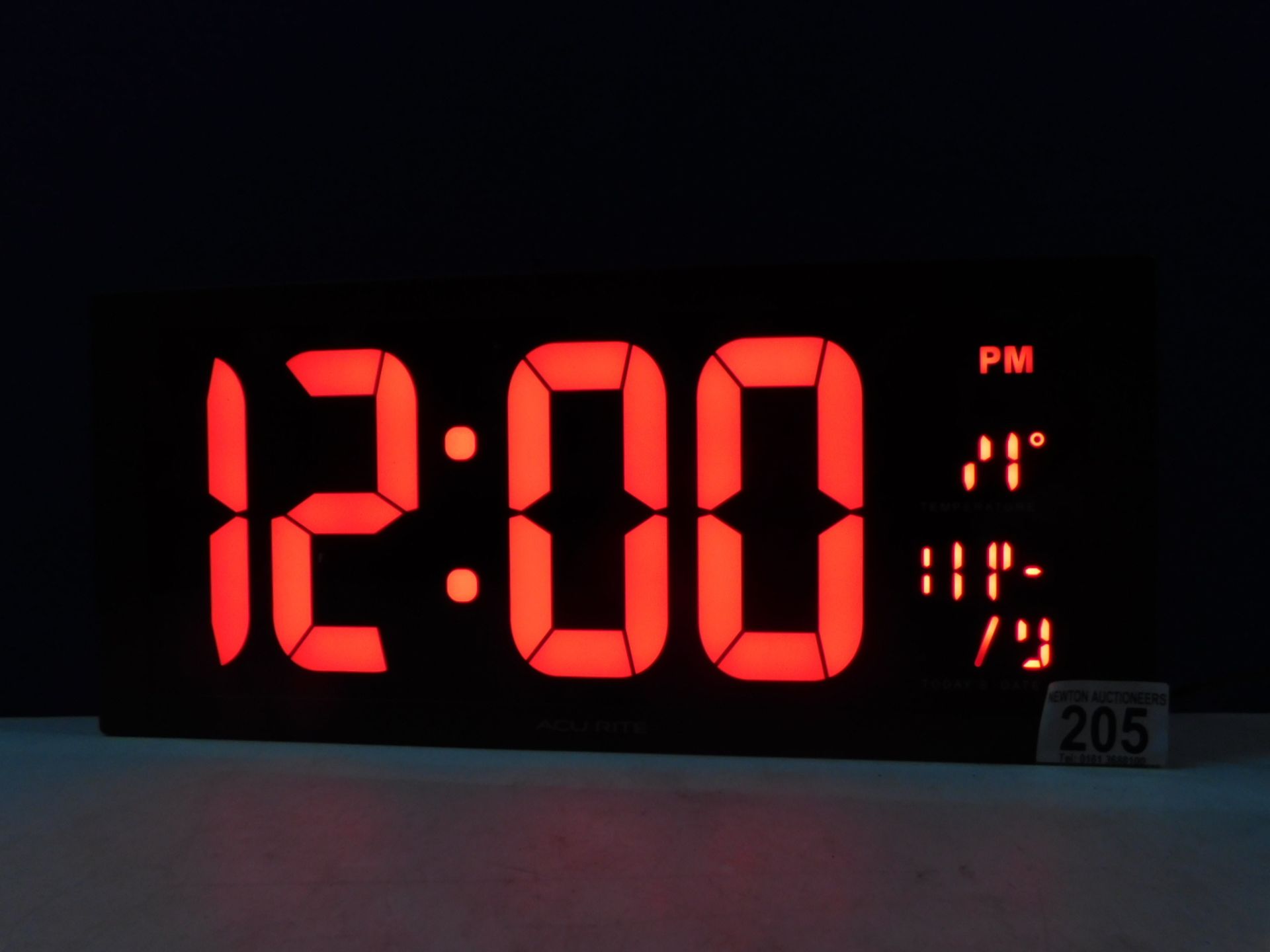 1 ACURITE DIGITAL CLOCK WITH INDOOR TEMPERATURE RRP Â£64.99