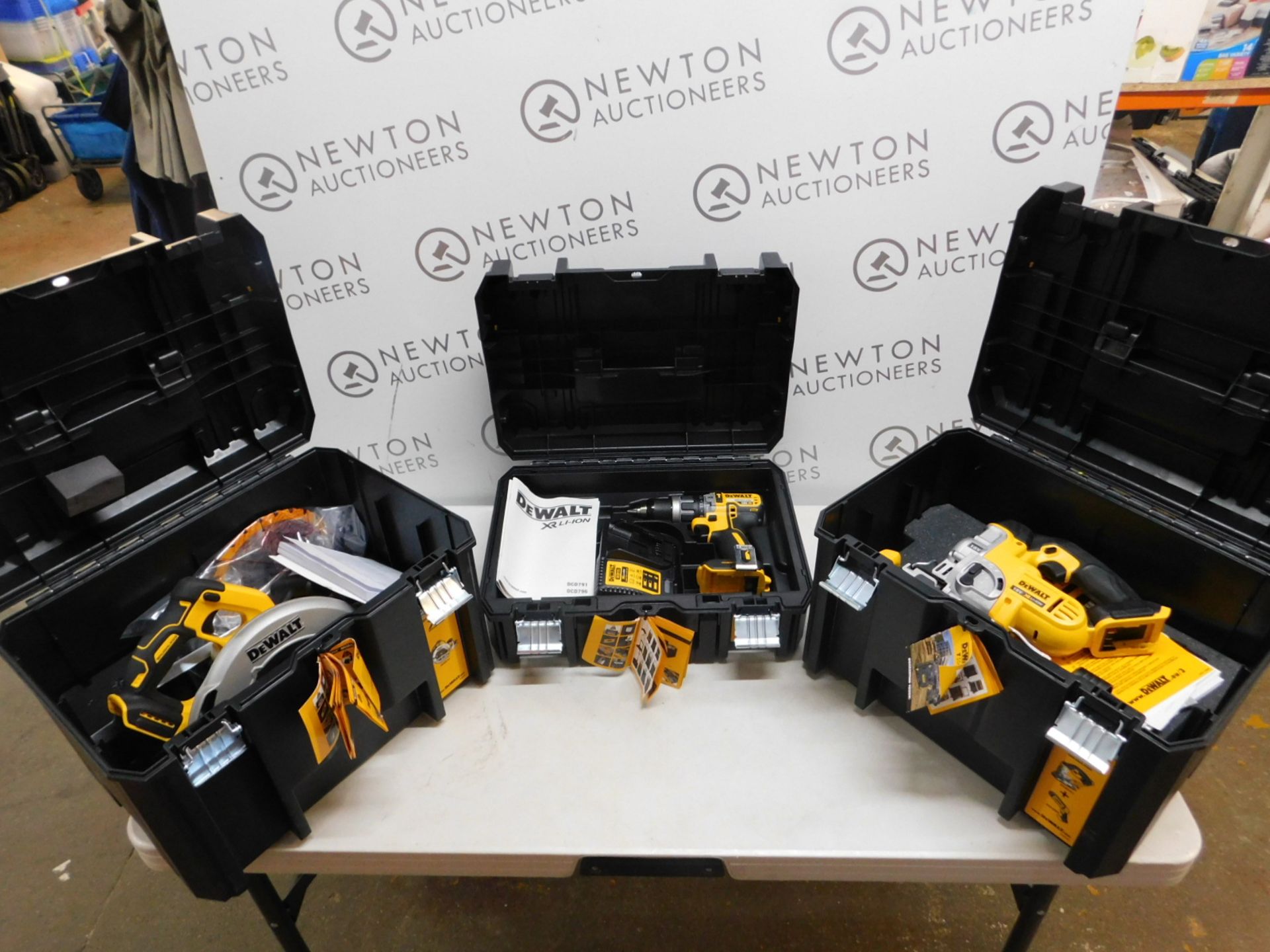 1 DEWALT DCK523P3T 18V XR 4-PIECE POWERTOOL KIT CONSISTS OF: DCD796 COMPACT BRUSHLESS DRILL