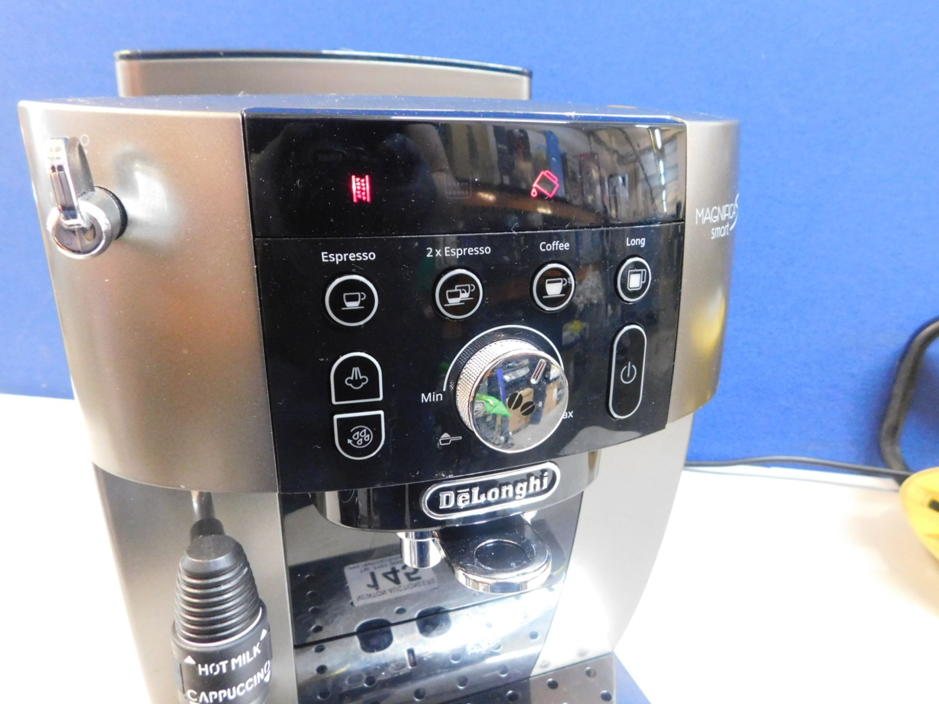 1 DELONGHI MAGNIFICA ECAM250.33.TB SMART BEAN TO CUP COFFEE MACHINE RRP Â£449 - Image 2 of 3