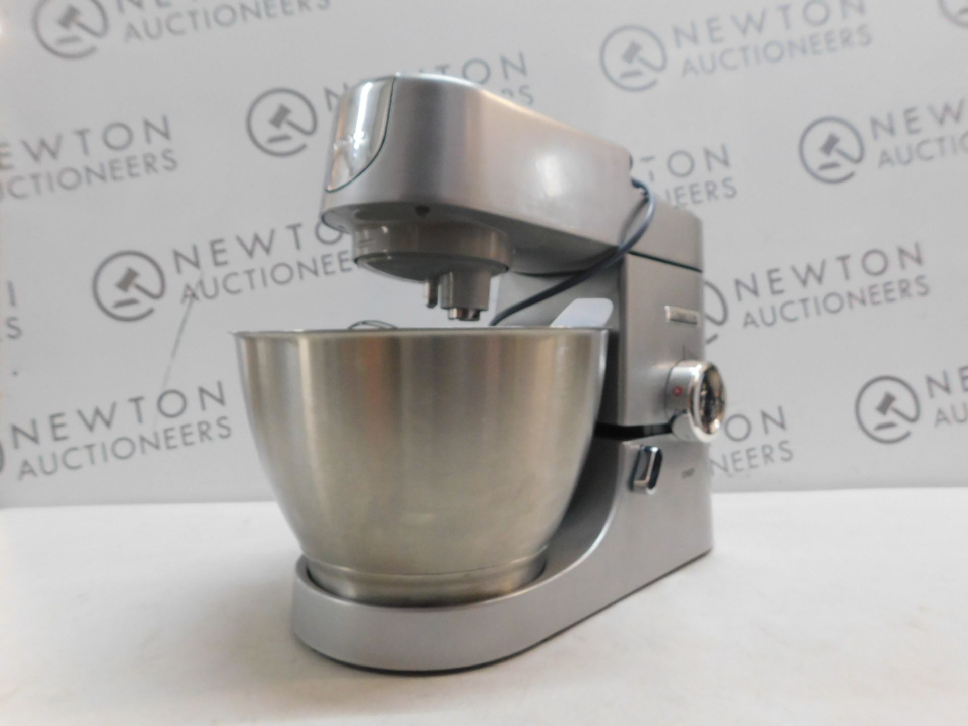 1 KENWOOD 1000W CHEF KITCHEN MACHINE KVC30 RRP Â£349