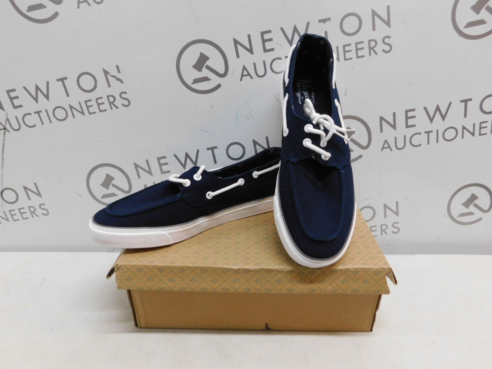 1 BOXED PAIR OF MENS PENGUIN MENS LAGUNA BOAT SHOES TRAINERS UK SIZE 9 RRP Â£39