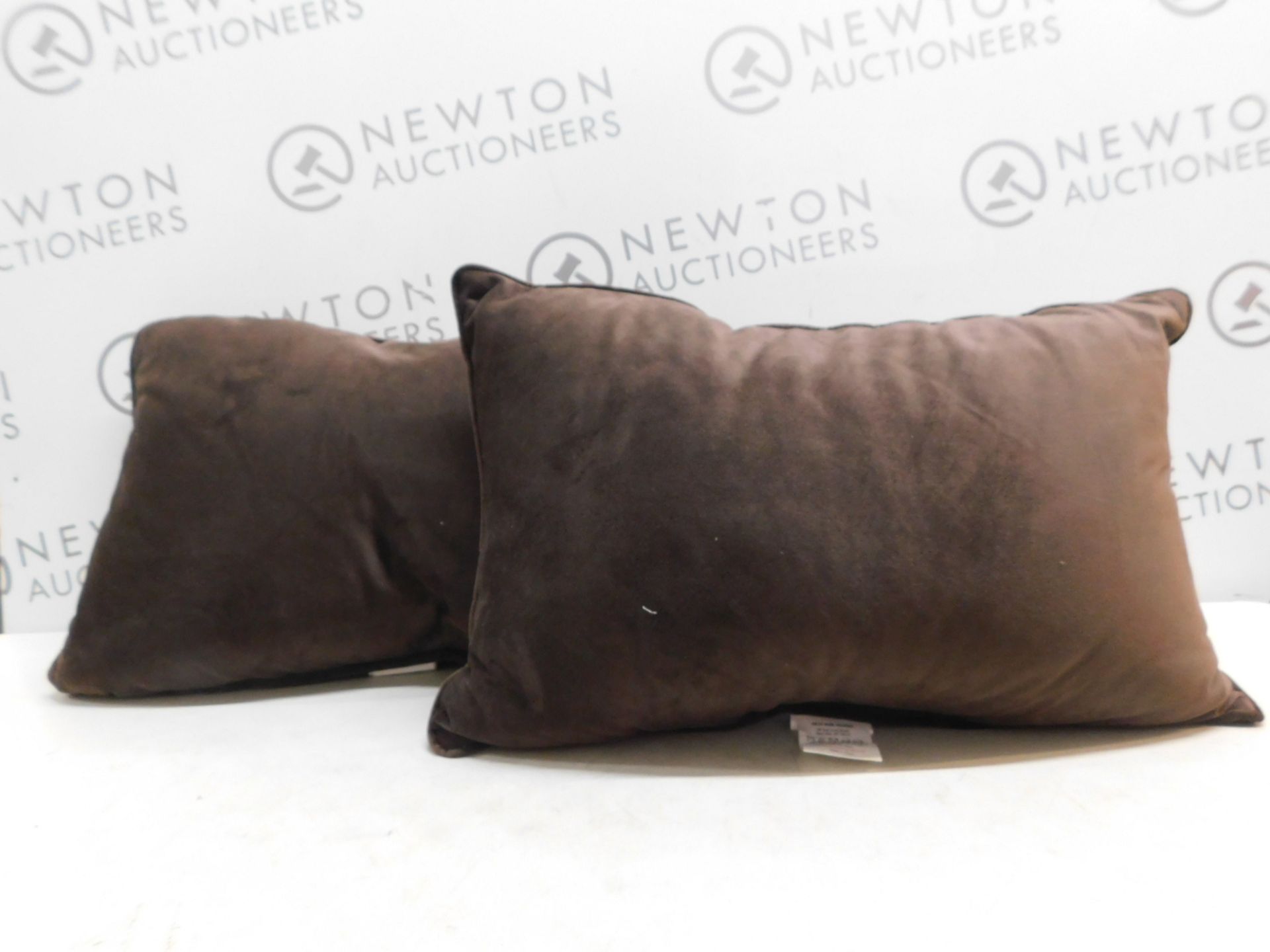 2 ARLEE HOME FASHIONS RECTANGLE VELVET LUXURIOUS BROWN REST SUPPORT CUSHIONS RRP Â£12.99