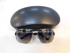 1 PAIR OF HUGO BOSS GENTS SUNGLASSES WITH CASE MODEL 0521/S RRP Â£129