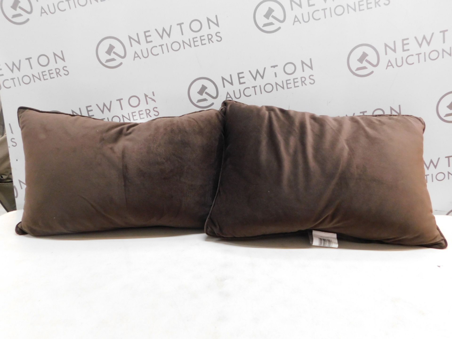 2 ARLEE HOME FASHIONS RECTANGLE VELVET LUXURIOUS BROWN REST SUPPORT CUSHIONS RRP Â£12.99