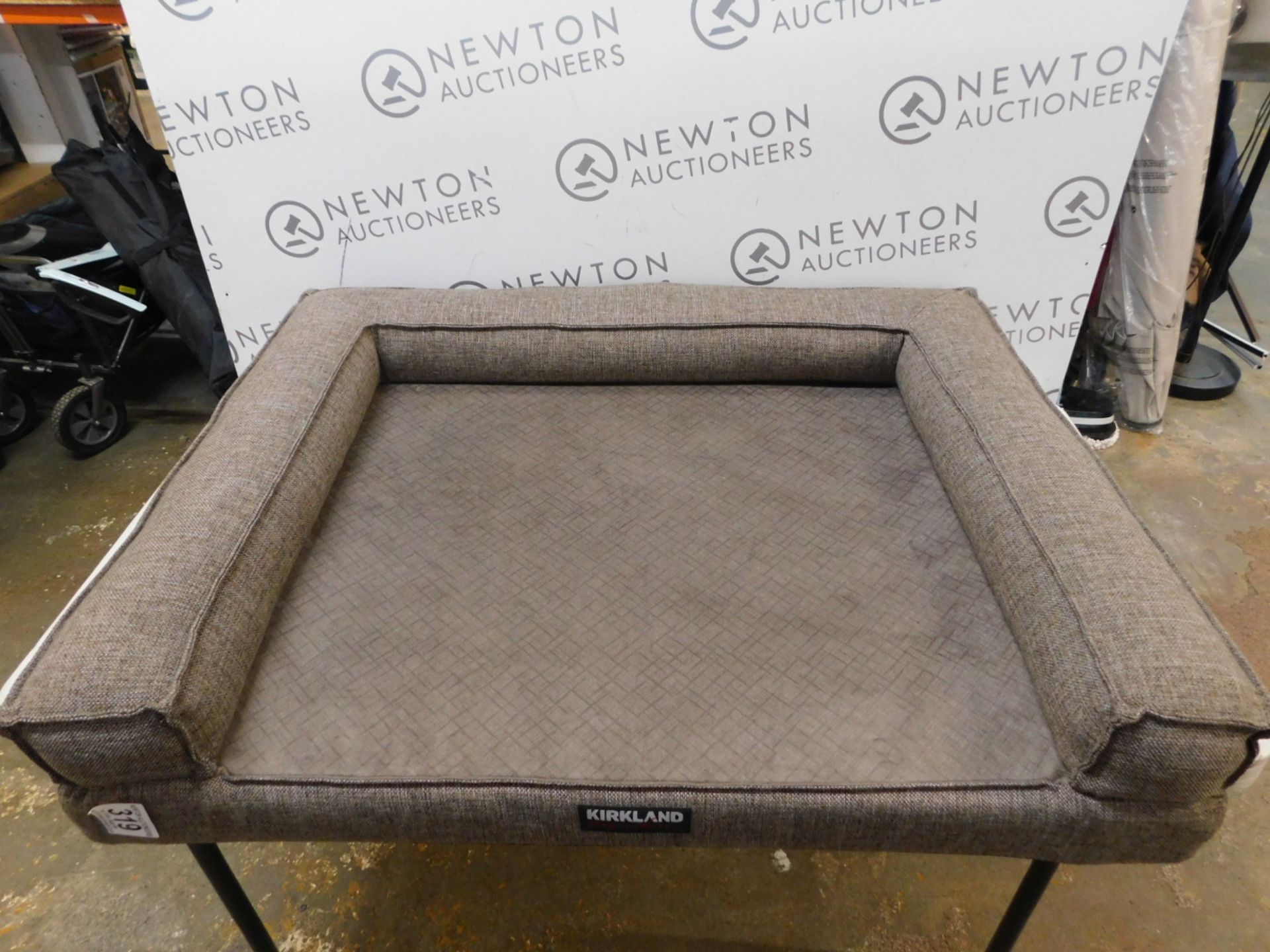 1 KIRKLAND SIGNATURE LARGE DOG BED RRP Â£49