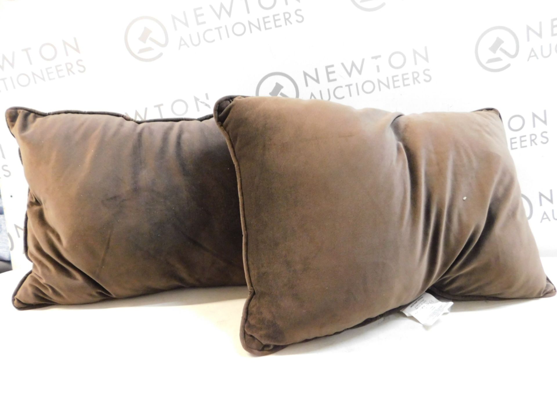 2 ARLEE HOME FASHIONS RECTANGLE VELVET LUXURIOUS BROWN REST SUPPORT CUSHIONS RRP Â£12.99