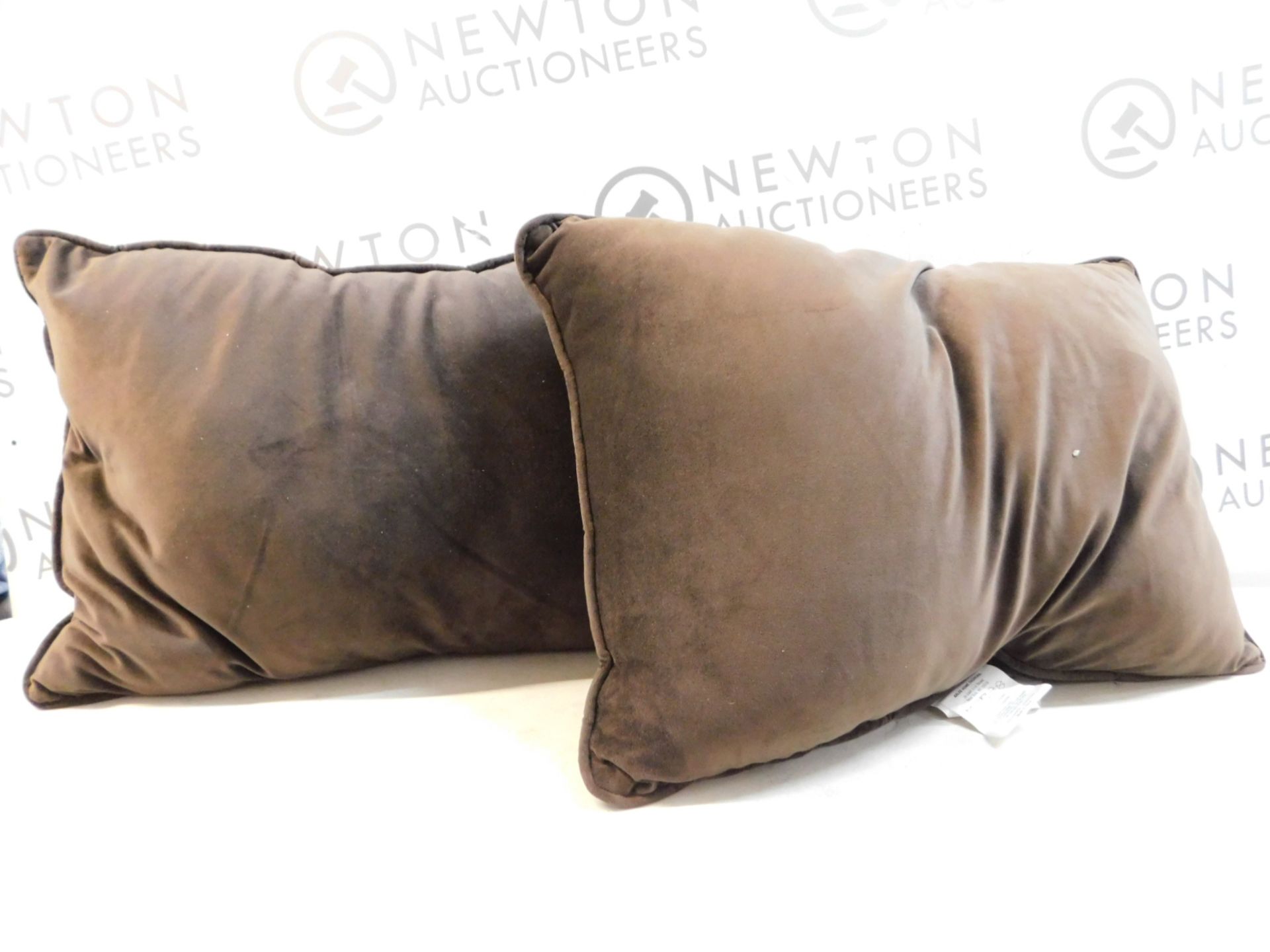 2 ARLEE HOME FASHIONS RECTANGLE VELVET LUXURIOUS BROWN REST SUPPORT CUSHIONS RRP Â£12.99