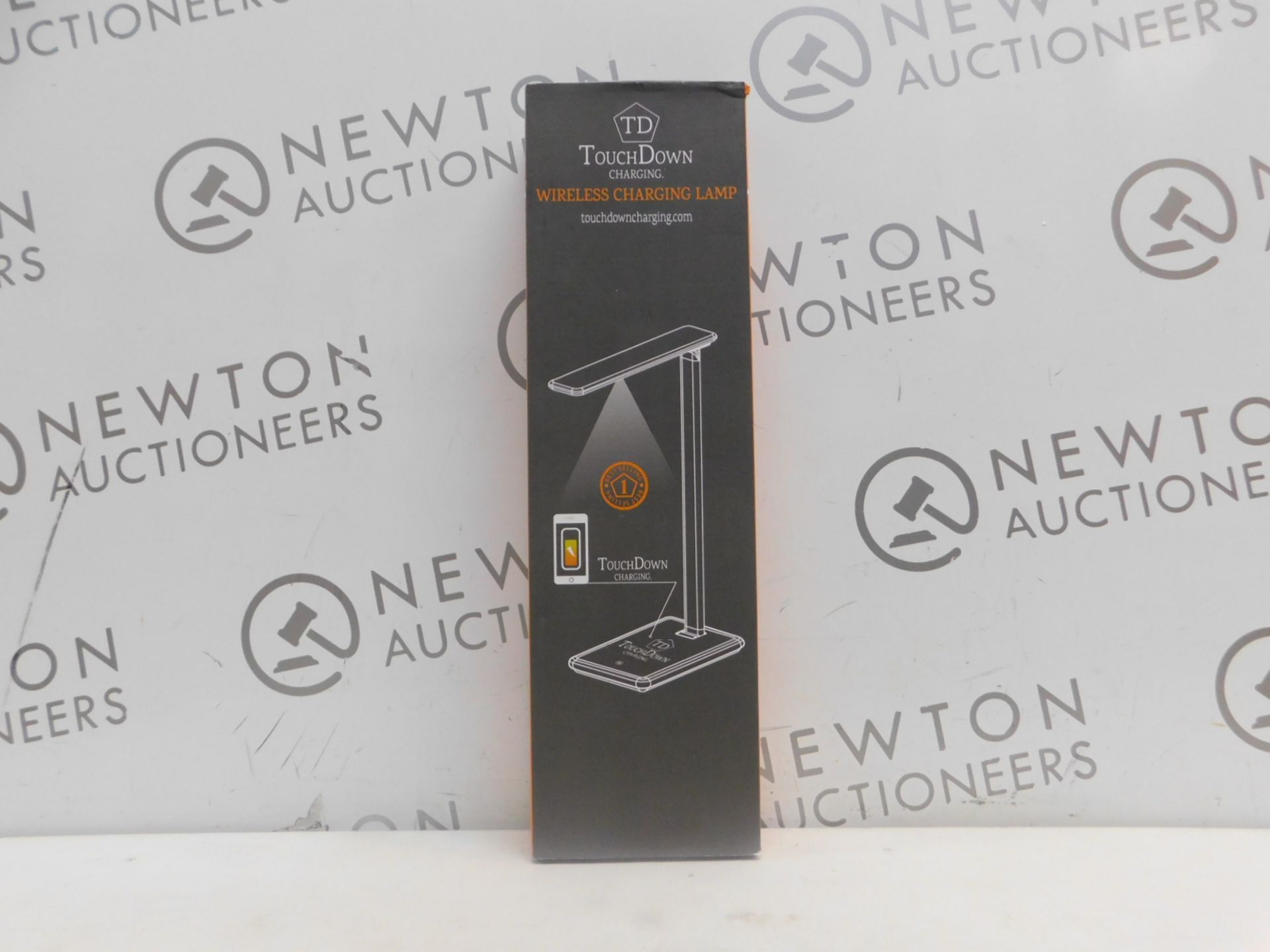 1 BOXED TOUCHDOWN WIRELESS CHARGING TABLE LAMP RRP Â£29