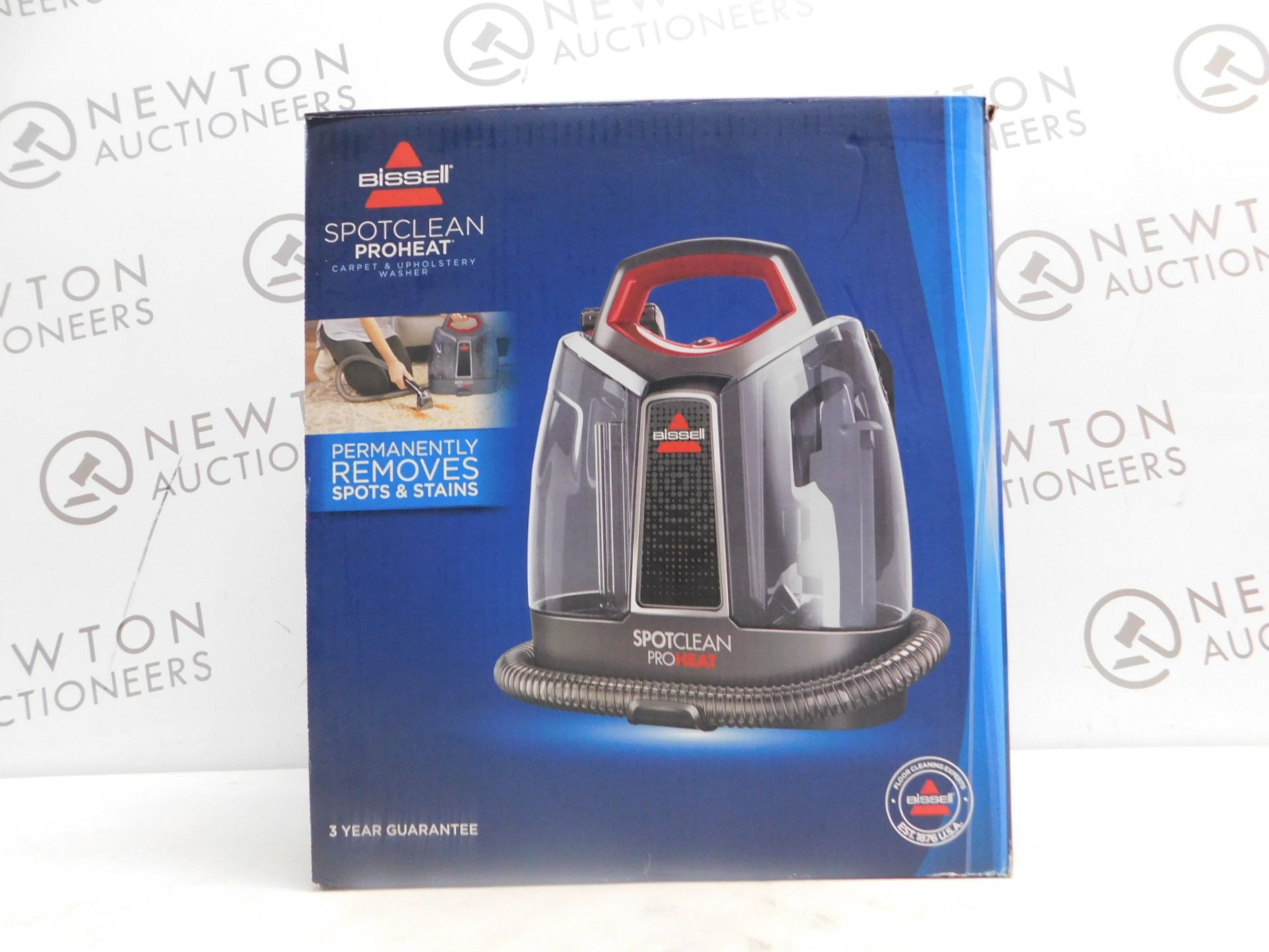 1 BOXED BISSELL SPOTCLEAN PROHEAT PORTABLE SPOT AND STAIN CARPET CLEANER RRP Â£199 (POWERS ON)