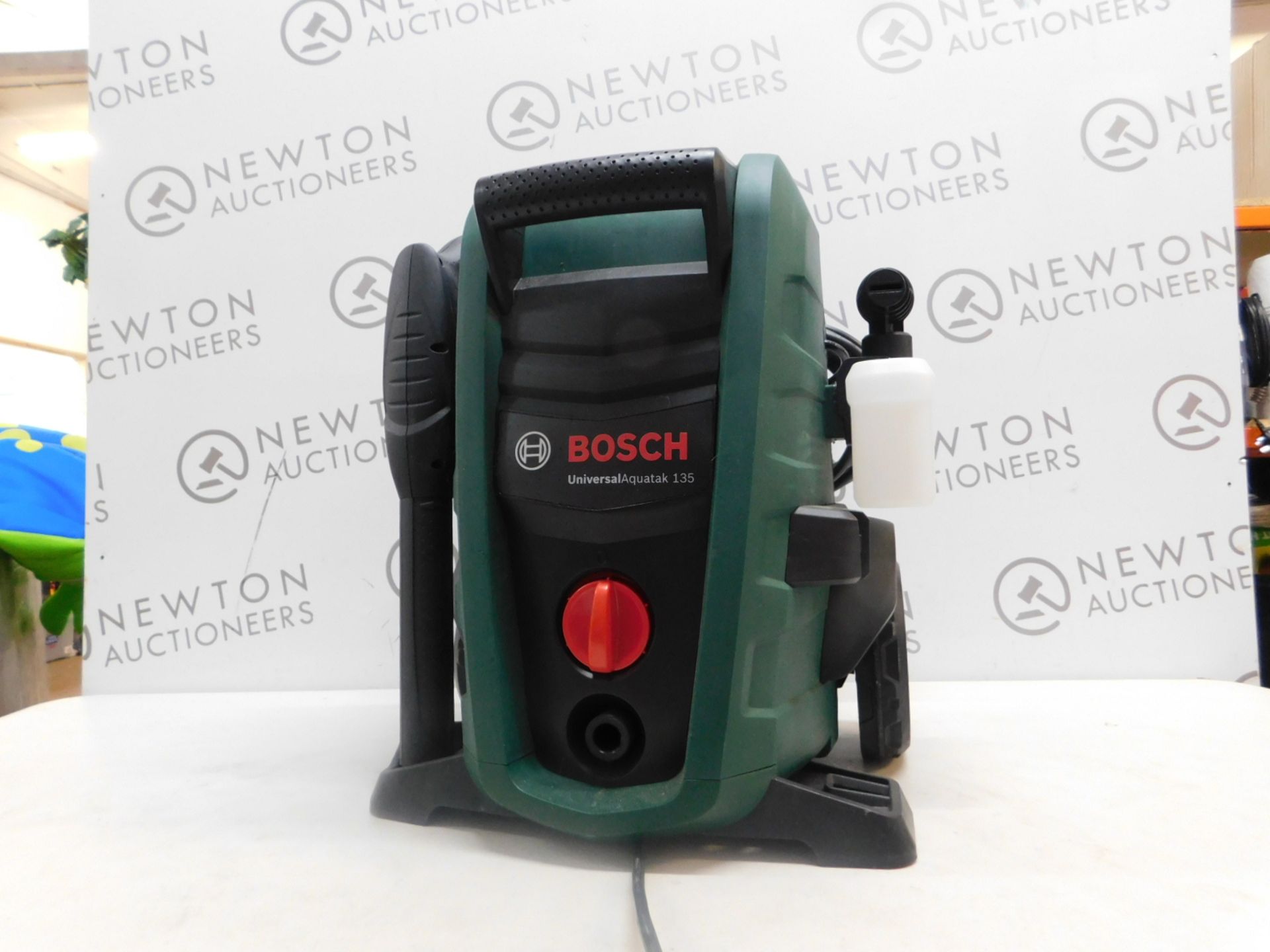 1 BOSCH UNIVERSAL AQUATAK 135 PRESSURE WASHER RRP Â£199