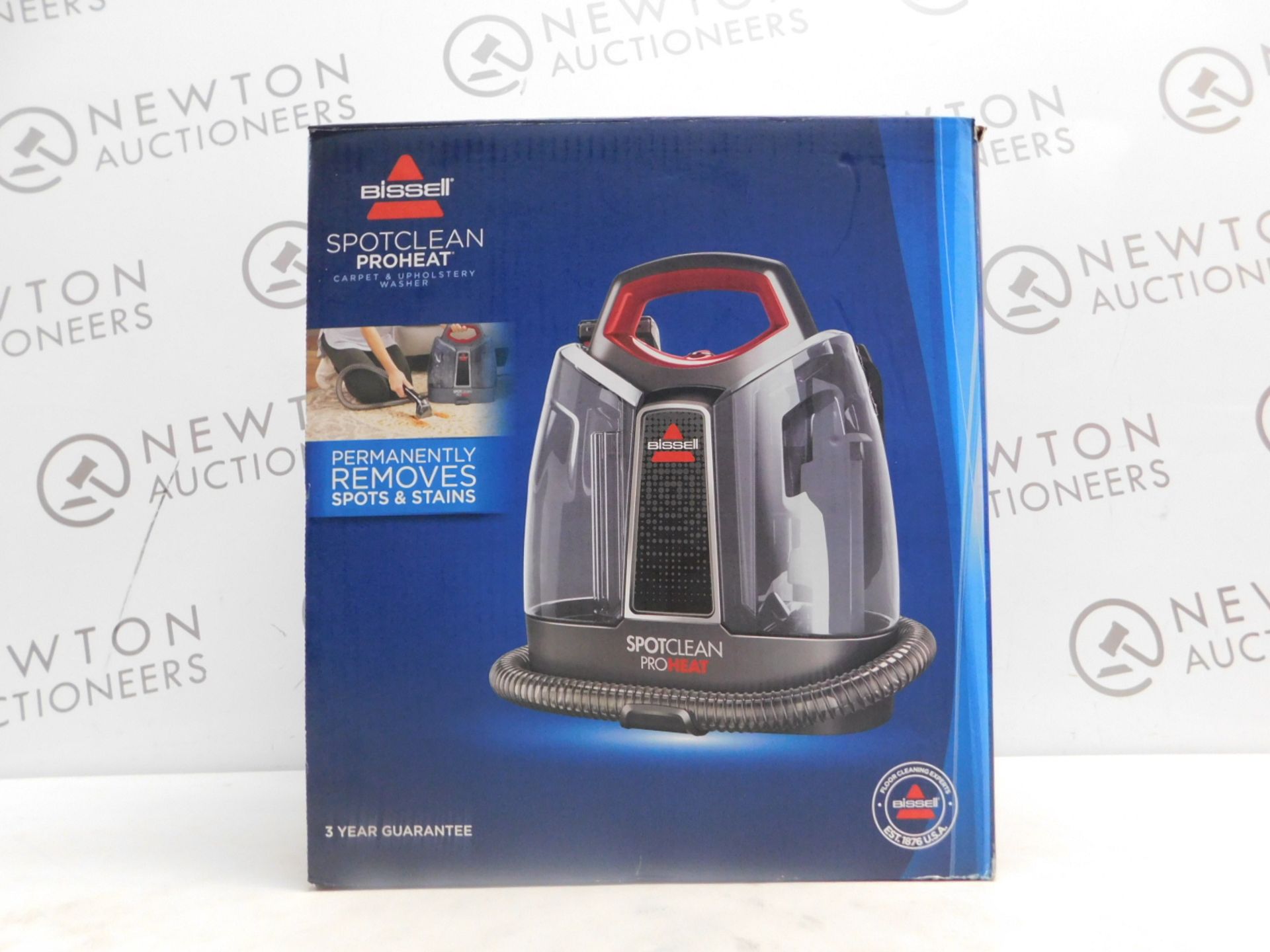 1 BOXED BISSELL SPOTCLEAN PROHEAT PORTABLE SPOT AND STAIN CARPET CLEANER RRP Â£199 (POWERS ON)