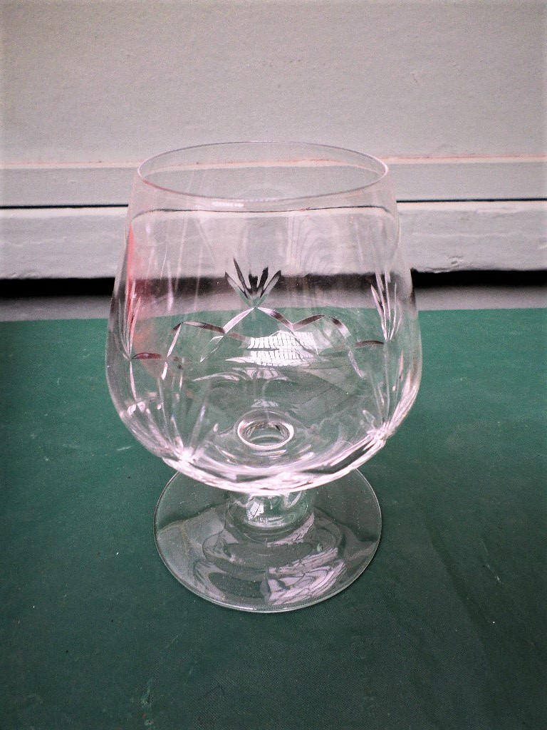 Unused set of 6 cut glass brandy goblets in presentation box - Image 2 of 2