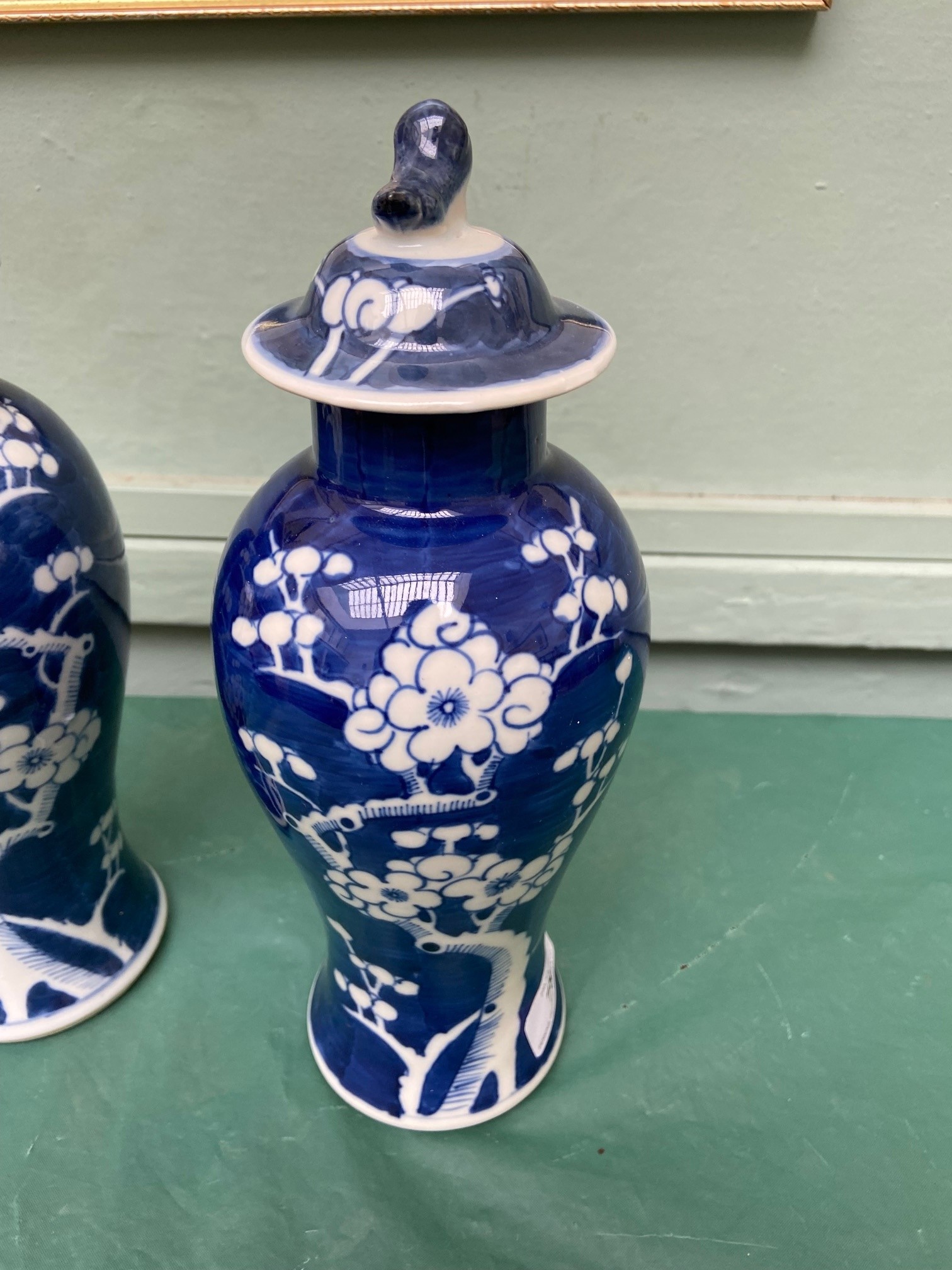 Pair of 20th century Chinese blue and white lidded vases (1 repaired) - Image 3 of 12