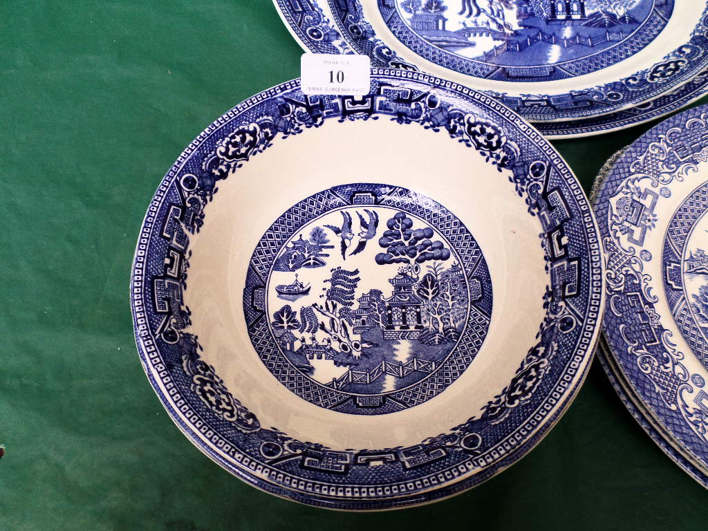 Sel. of blue and white willow patterned plates, bowl etc. - Image 2 of 4