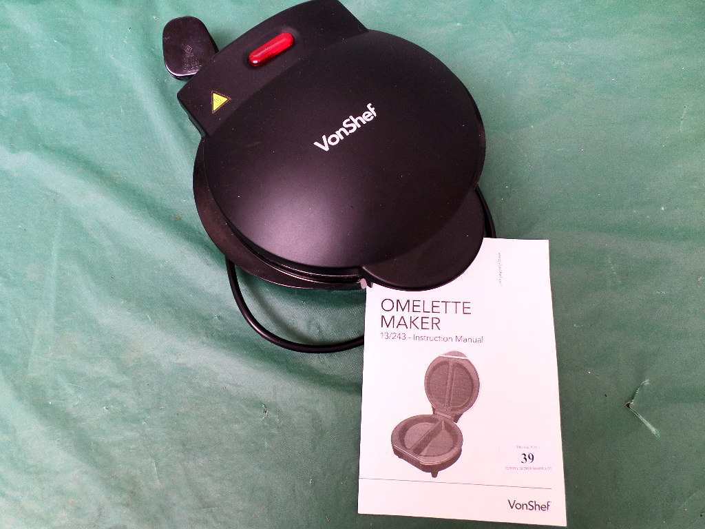 Unused omelette maker