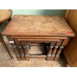 Nest of 3 oak side tables